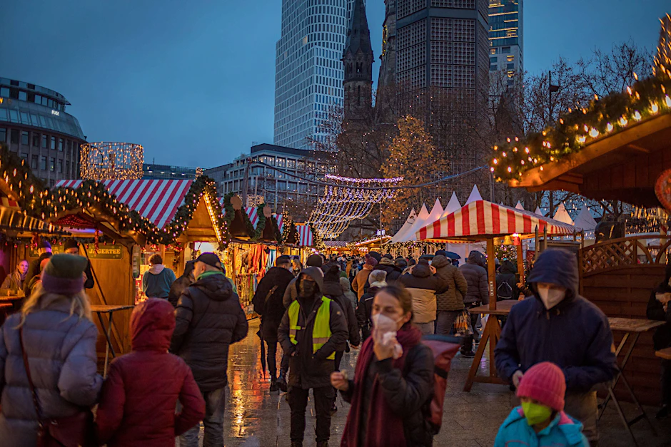 Wird eingezäunt: der Weihnachtsmarkt am Breitscheidplatz.