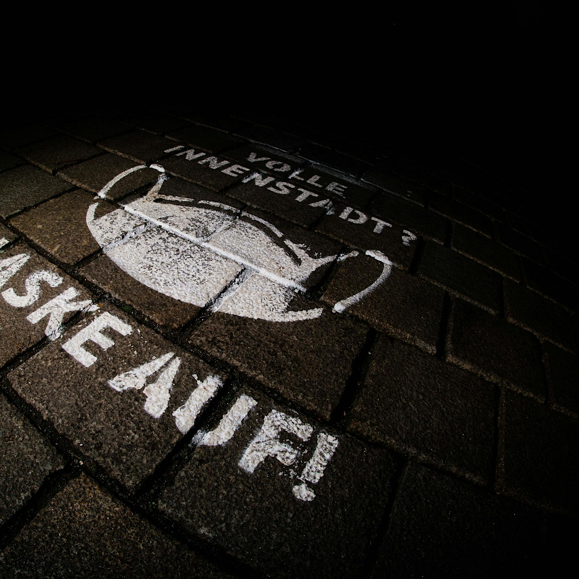 Gesellschaft für deutsche Sprache: „Wellenbrecher“ ist Wort des Jahres 2021