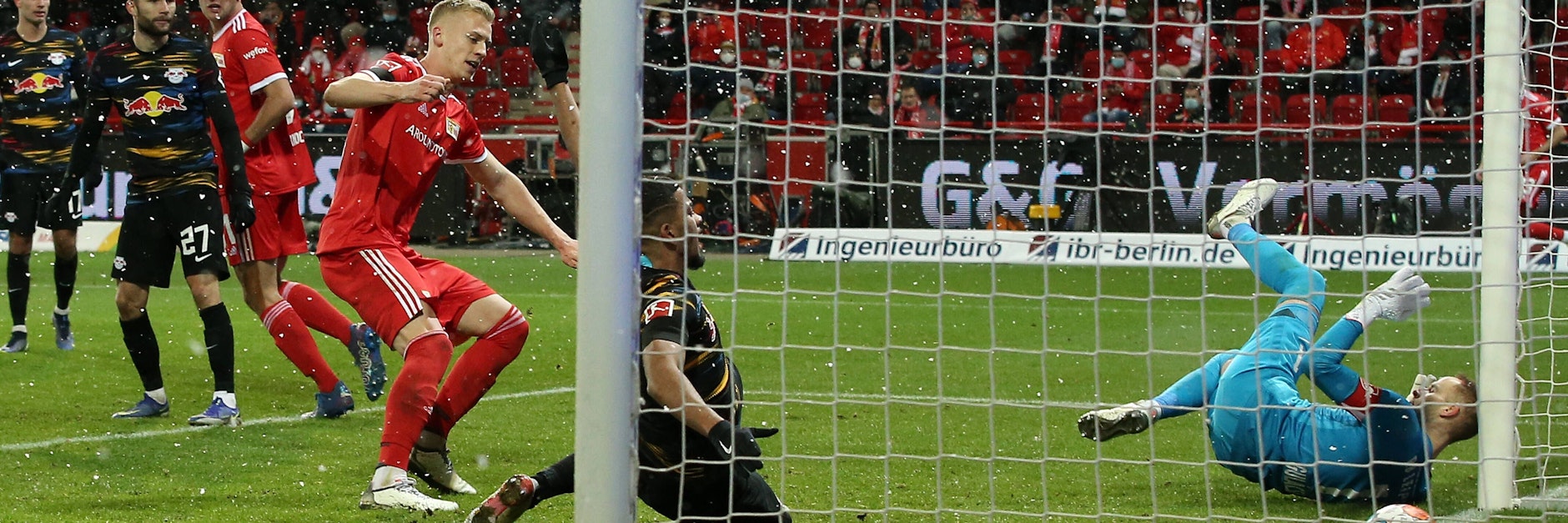 Timo Baumgartl staubt ab zum 2:1-Siegtreffer für die Eisernen.&nbsp;