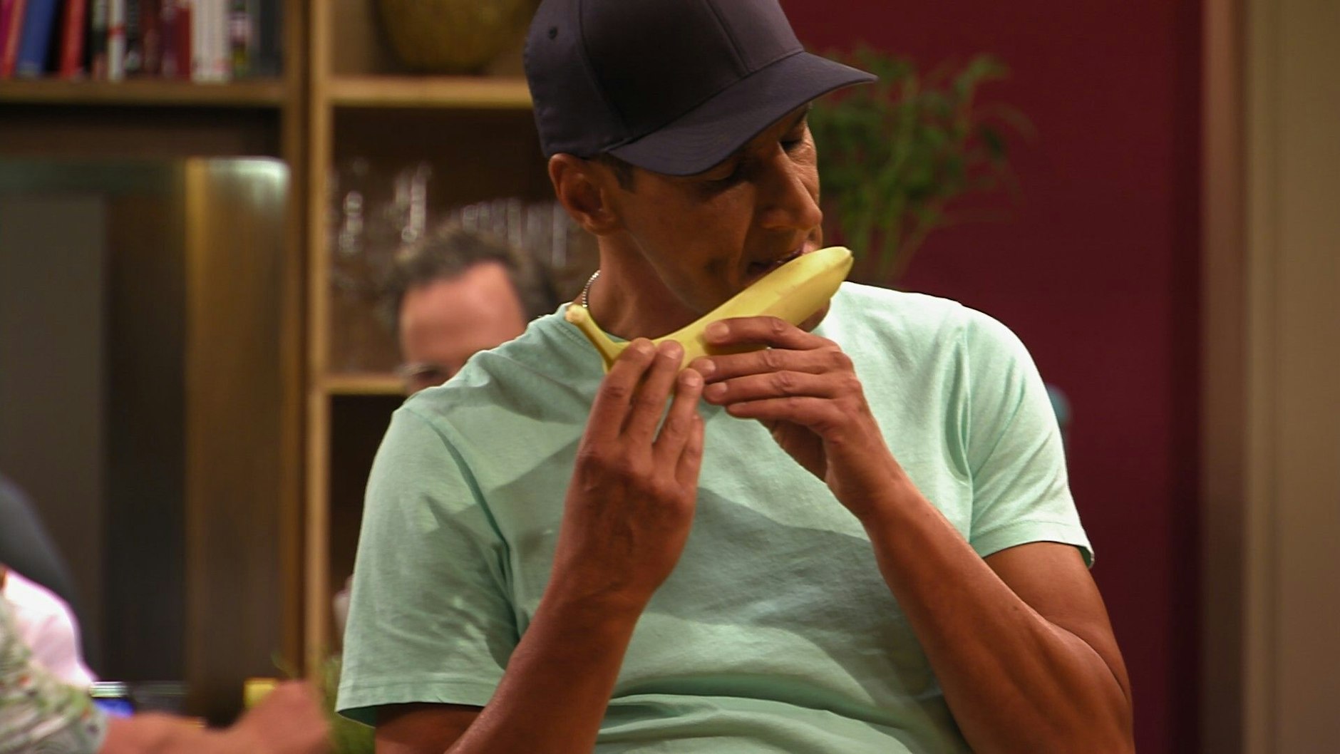 Mirco Nontschew in der ersten Staffel von „LOL“.