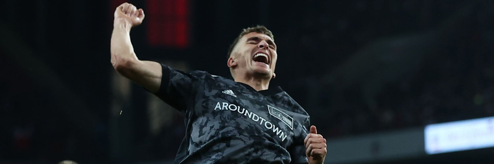 Völlig losgelöst: Grischa Prömel feiert in Köln seinen Treffer zum zwischenzeitlichen 2:1 für die Eisernen. Ein seltenes Bild in dieser Saison.