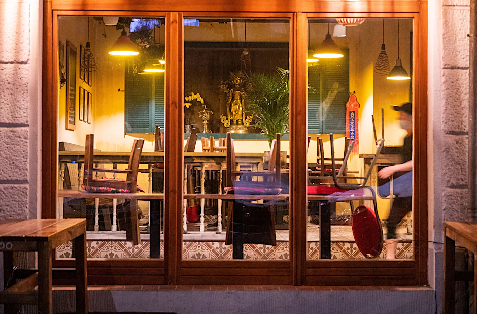 Nach dem Infektionsschutzgesetz dürfen derzeit nur Clubs und Diskotheken dicht gemacht werden. Das könnte sich einem Medienbericht zufolge bald ändern. Dann wäre auch ein Lockdown der Gastronomie für Geimpfte möglich.&nbsp;