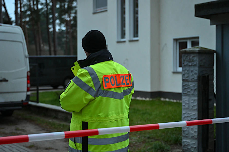 Gewalttat in Königs Wusterhausen: Drei tote Kinder in Wohnhaus
