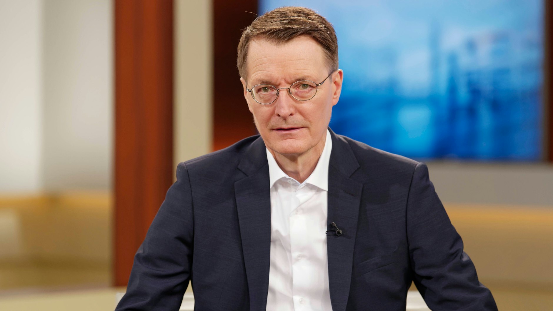 Karl Lauterbach (SPD) will sich bei der Abstimmung über eine Impfpflicht nicht erpressen lassen.