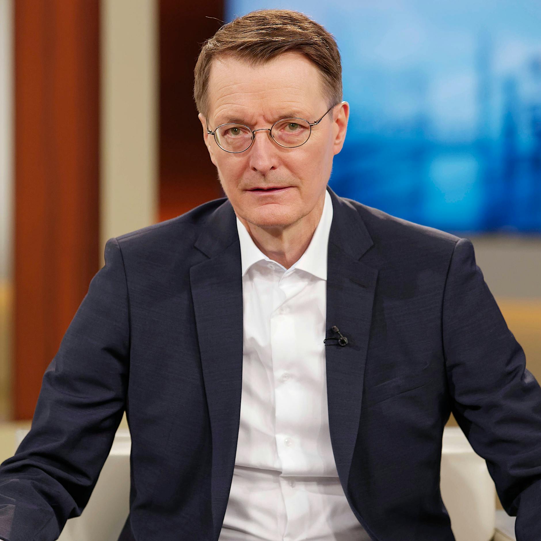 Lauterbach zu Corona-Impfpflicht: Staat darf sich nicht erpressen lassen