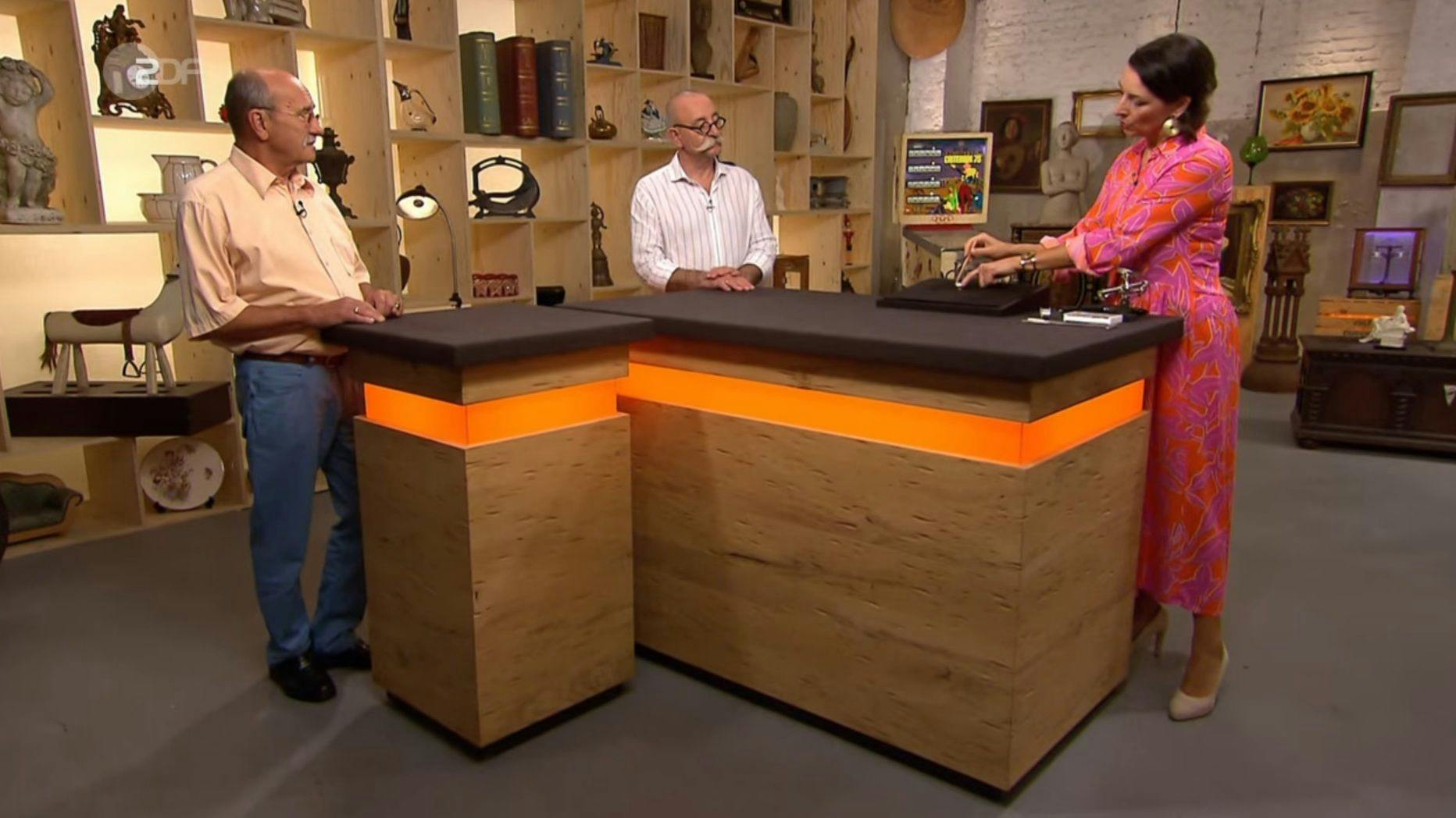 „Bares für Rares“-Expertin Wendela Horz verrät, dass es sich um Zwei-Karat-Diamanten handelt.