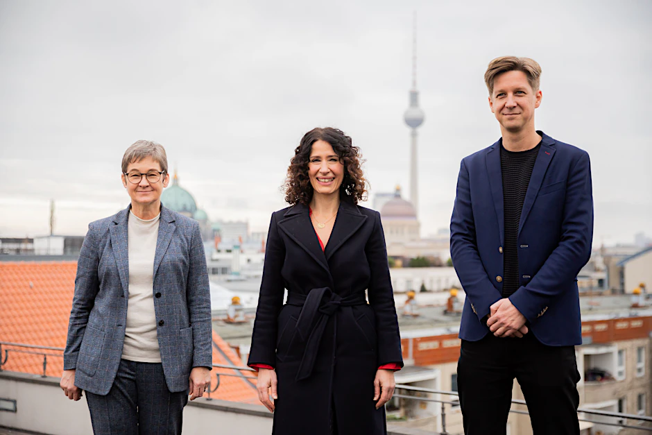 Berlin: Ulrike Gote (von links), Bettina Jarasch und Daniel Wesener sollen dem künftigen Senat als grüne Senatoren angehören.&nbsp;