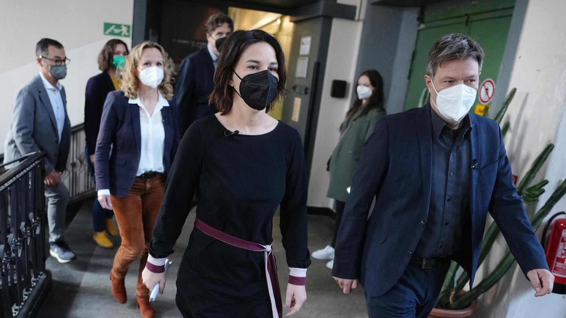 Annalena Baerbock und Robert Habeck kommen zur Vorstellung der Ergebnisse der Grünen-Mitgliederbefragung.