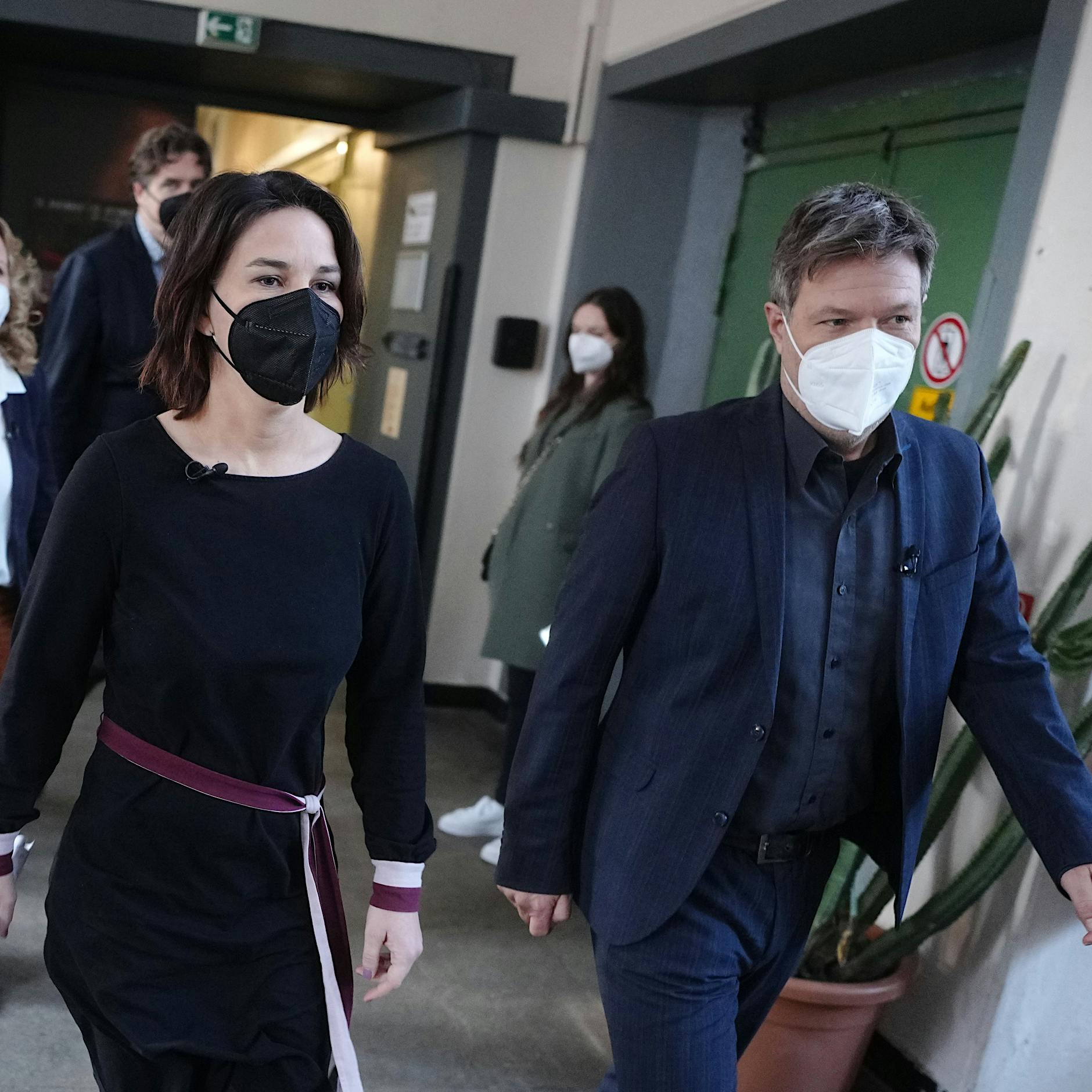 Ampel-Regierung: Grüne stimmen Koalitionsvertrag zu