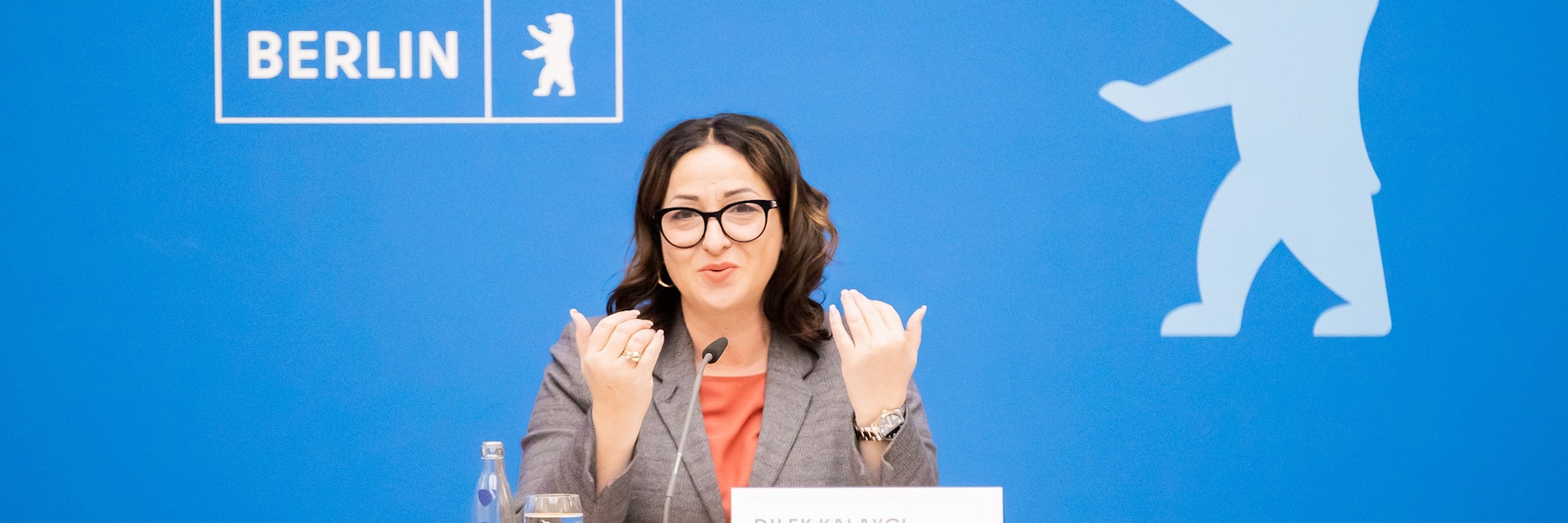 Dilek Kalayci (SPD), geschäftsführende Gesundheitssenatorin von Berlin, spricht bei der Pressekonferenz nach der Sitzung des Berliner Senats im Rotes Rathaus.