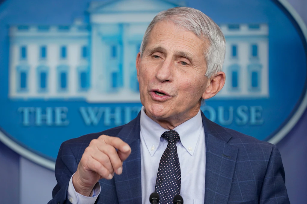 Fauci: Omikron „nahezu sicher“ nicht schlimmer als Delta-Variante