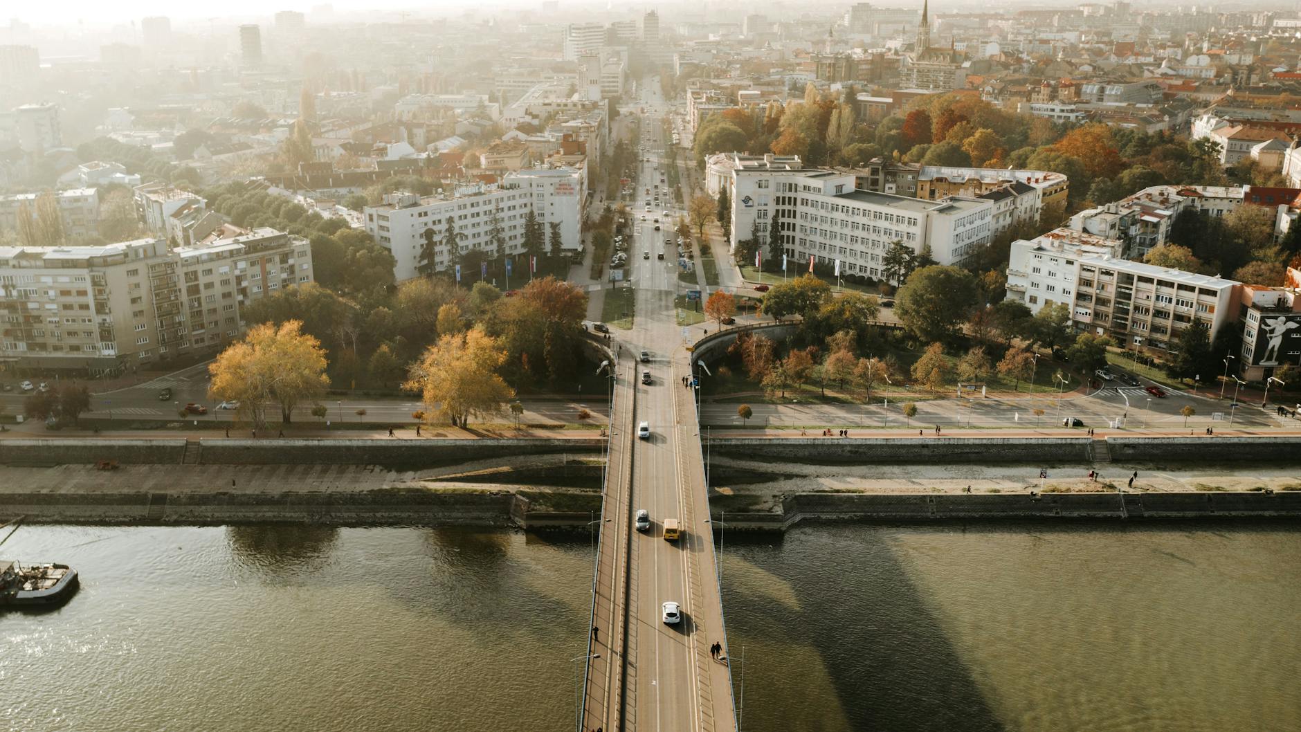 Novi Sad liegt an der Donau. Die Kulturhauptstadt 2022 will auch ideelle Brücken bauen.