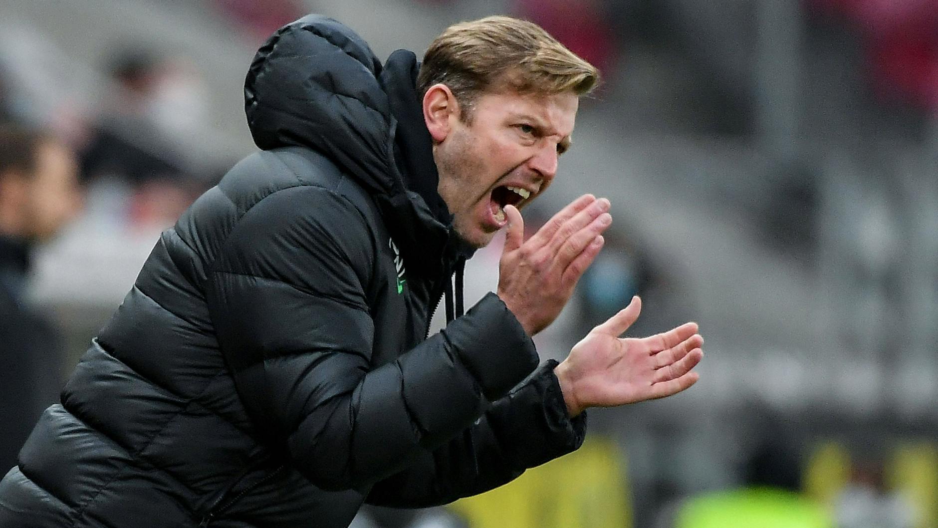Wolfsburgs Trainer Florian Kohfeldt brennt vor dem entscheidenden Vorrundenspiel und möchte dieses Feuer auf die Mannschaft übertragen.
