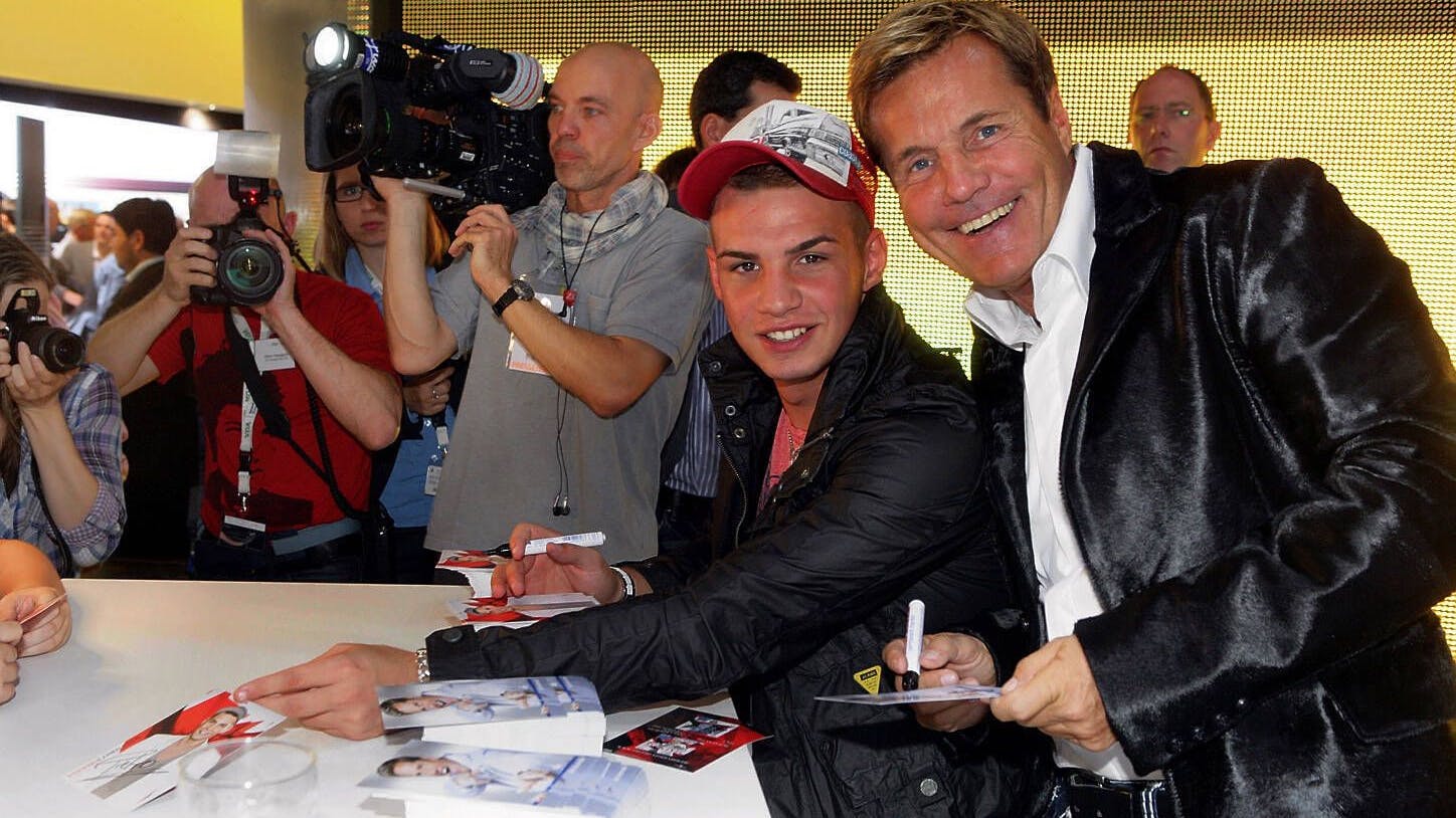 Vor zehn Jahren lernten sich Dieter Bohlen und Pietro Lombardi bei DSDS kennen. Der junge Mann mit der Kappe gewann 2011 die Castingshow. 