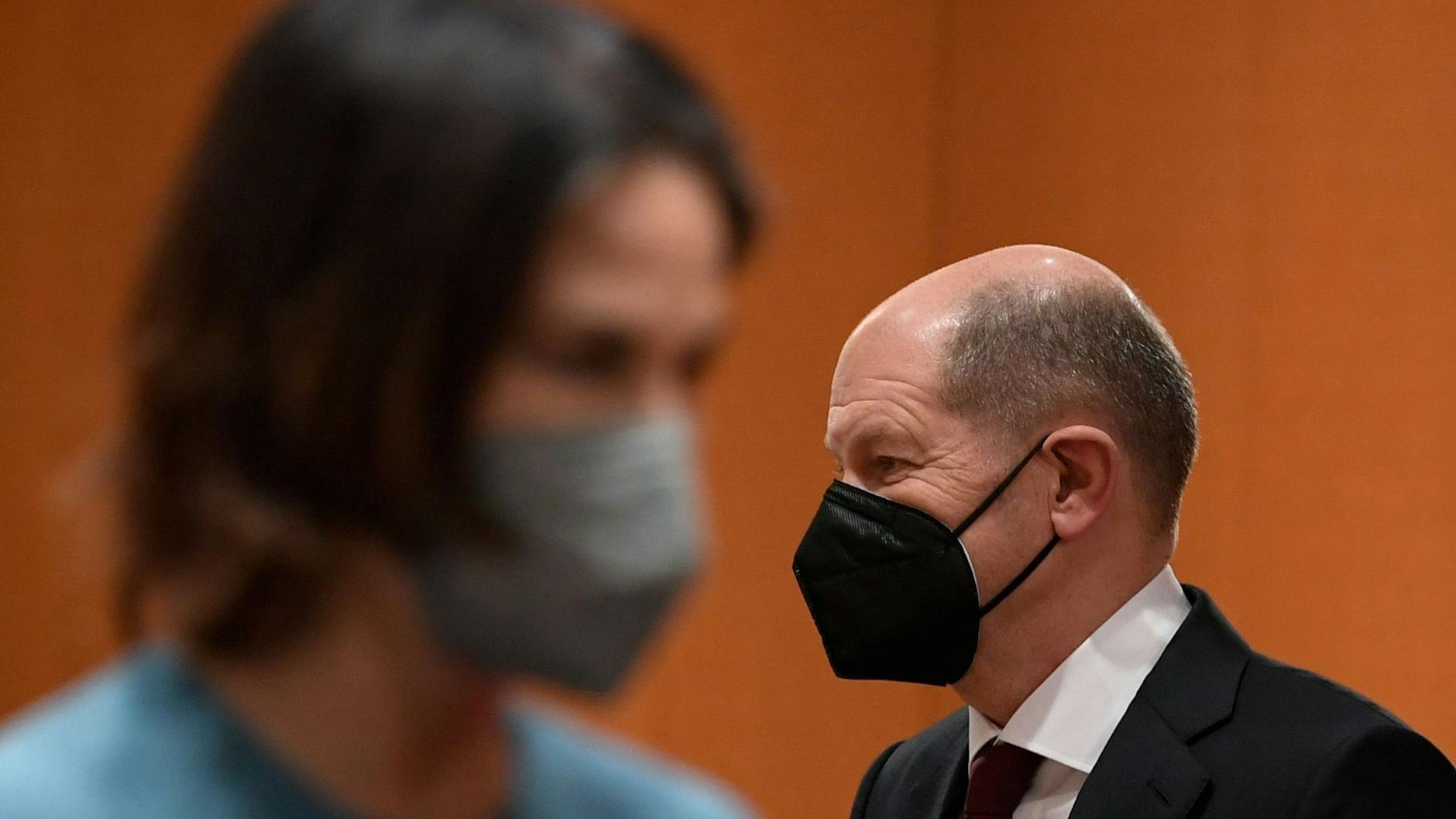 Annalena Baerbock oder Olaf Scholz: Wer ist nun für die Außenpolitik Deutschlands zuständig?