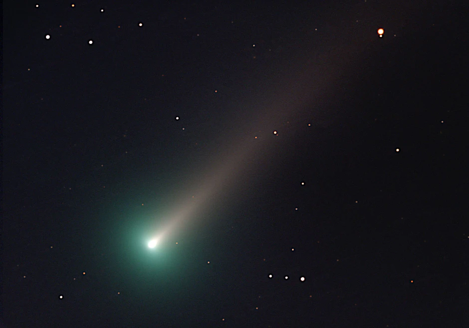 Dieses Bild des Kometen „C/2021 A1 Leonard“ wurde mit dem neuen 60-cm-Teleskop des Bayfordbury Observatory der Universität Hertfordshire aufgenommen.