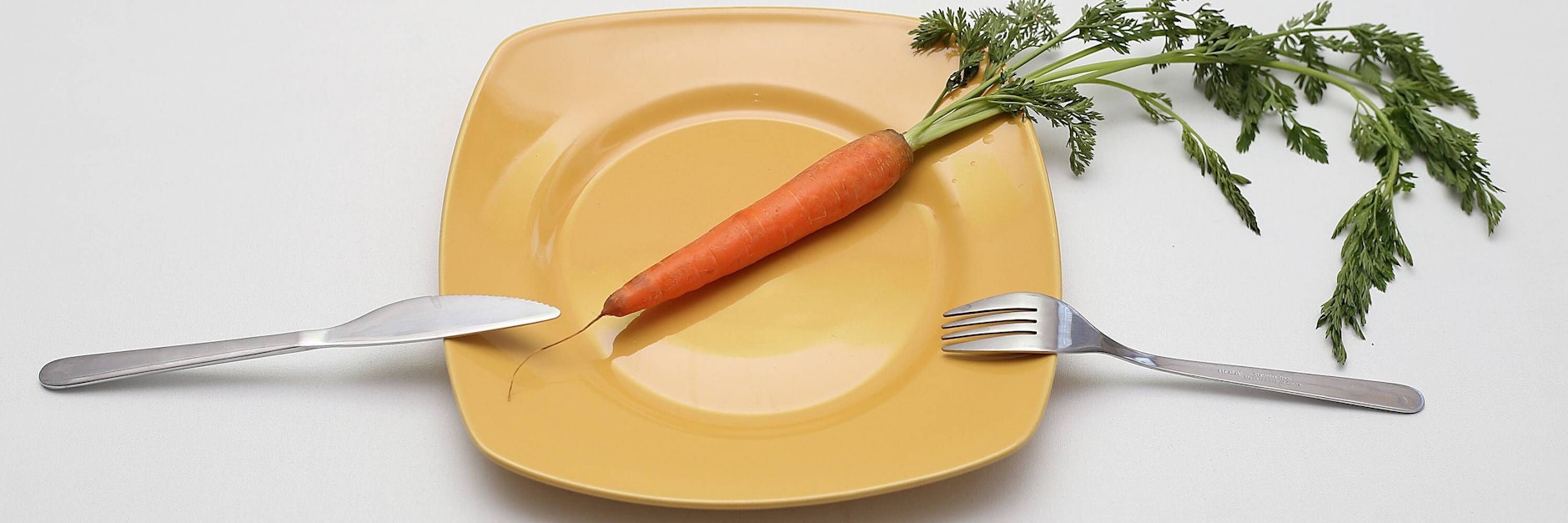 Einige dieser Diät-Kniffe fallen auf dem Teller kaum auf und helfen dennoch beim Abnehmen.