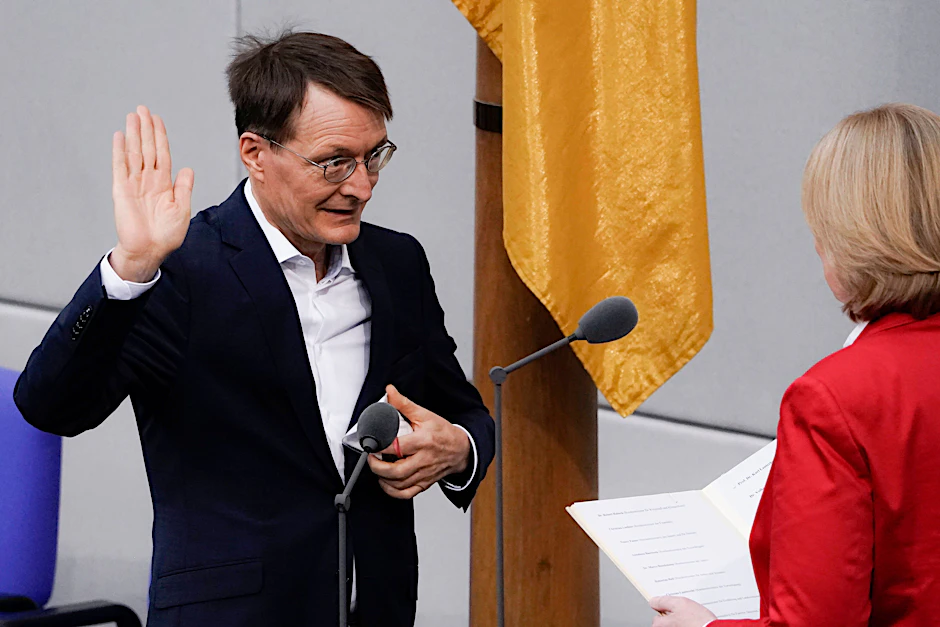Vereidigung des neuen Ministers: Karl Lauterbach am Ziel.