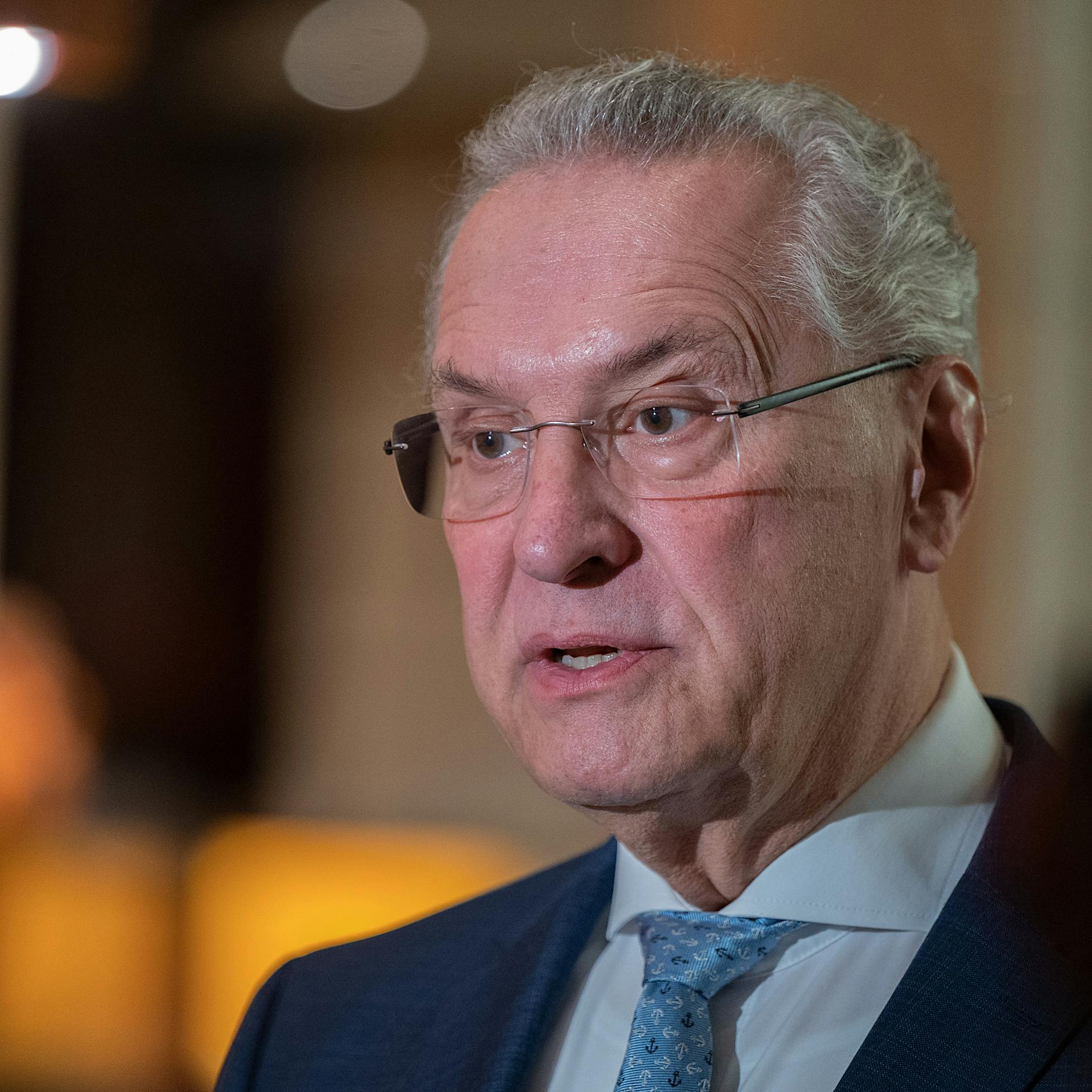 Verfassungsschutz prüft radikale Äußerungen von AfD-Politikern in Chat