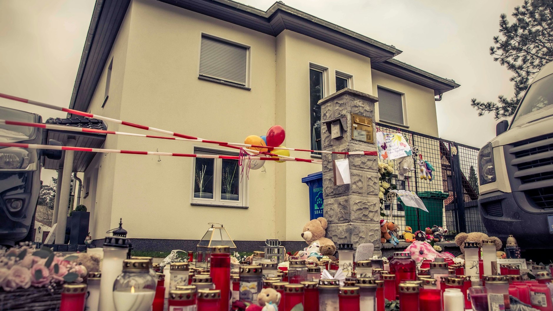 In diesem Haus in Senzig wurden die Leichen von drei Kindern und deren Eltern gefunden.
