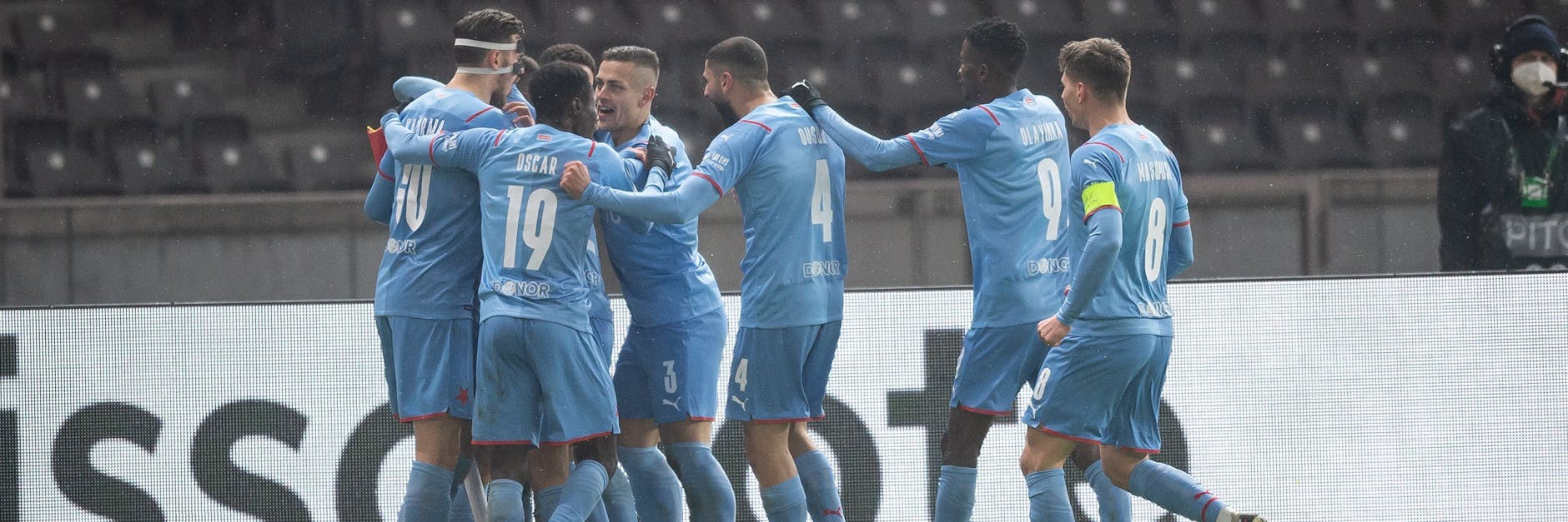 Hier jubelt Slavia über den Führungstreffer, am Ende über das Weiterkommen. 