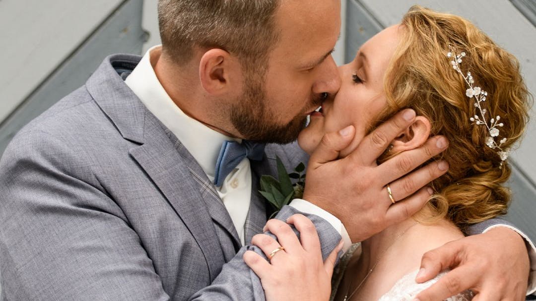 Auf der „Hochzeit auf den ersten Blick“ sind Lisa und Mario Feuer und Flamme füreinander. Doch das ändert sich vor allem bei Lisa schnell.