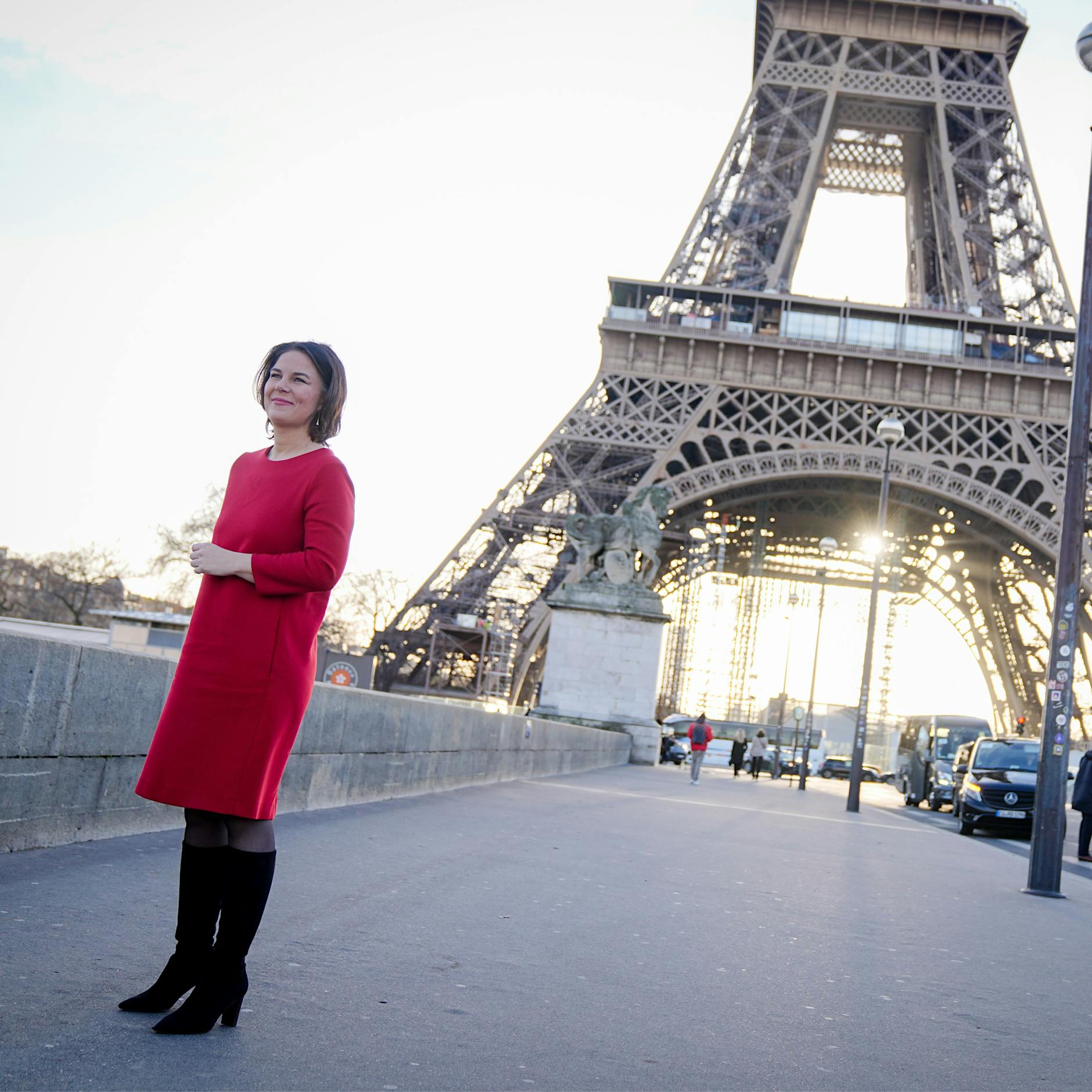 Blitzbesuch in Paris: Wen Außenministerin Annalena Baerbock umschmeichelt – und wem sie droht!