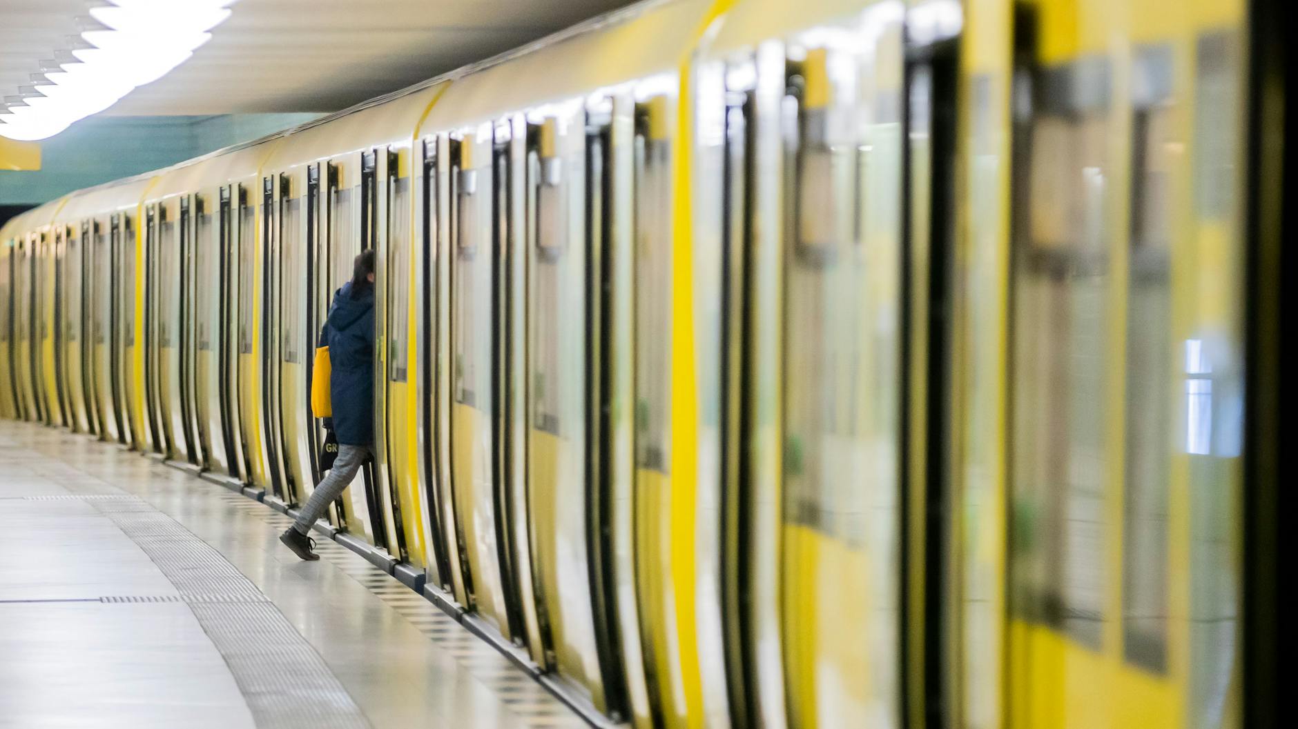 Wegen zahlreicher Bauarbeiten fahren manche U-Bahnen in Berlin nicht wie gewohnt (Symbolbild).