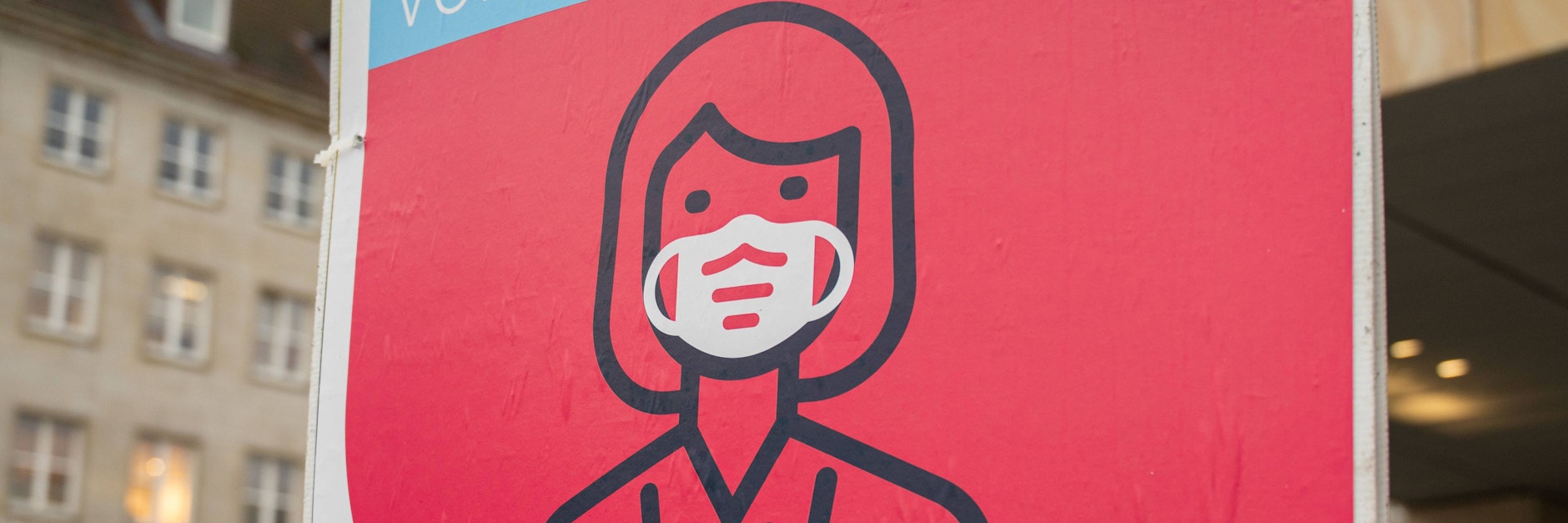 Seit vielen Monaten hilft das Tragen von Masken bei der Eindämmung der Pandemie, dennoch haben es noch immer nicht alle verstanden.