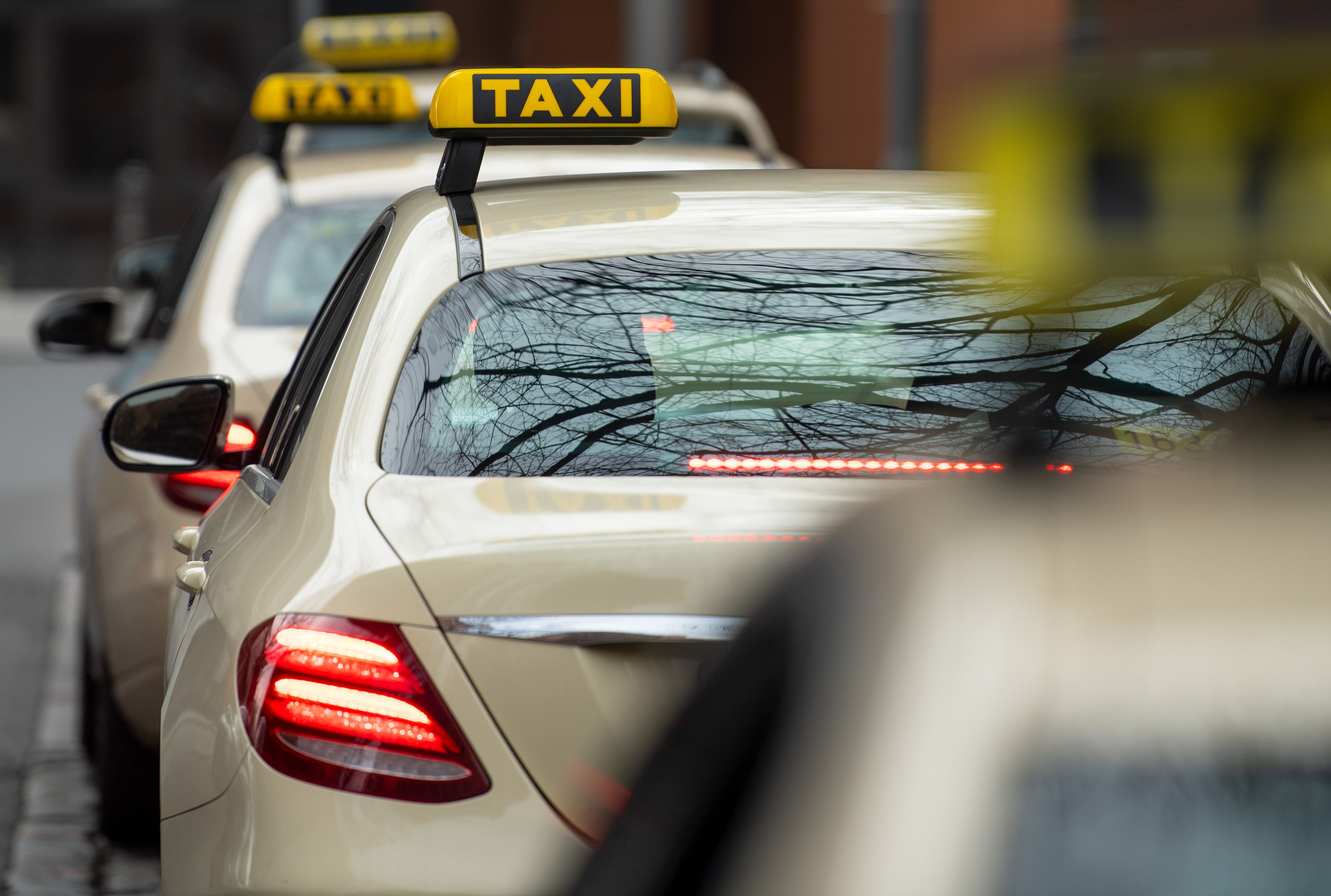 Kunden In Berlin Können Jetzt 2G-Taxis Bestellen