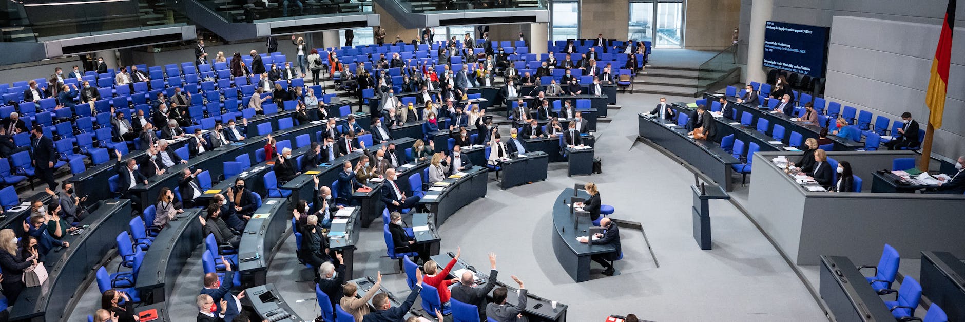 Abstimmung im Deutschen Bundestag zu weiteren Corona-Regelungen. 