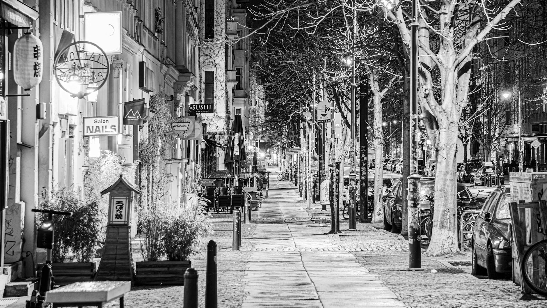 Kastanienallee ohne Hipster. Und keiner kauft bei Konnopke ne Curry ohne Darm.