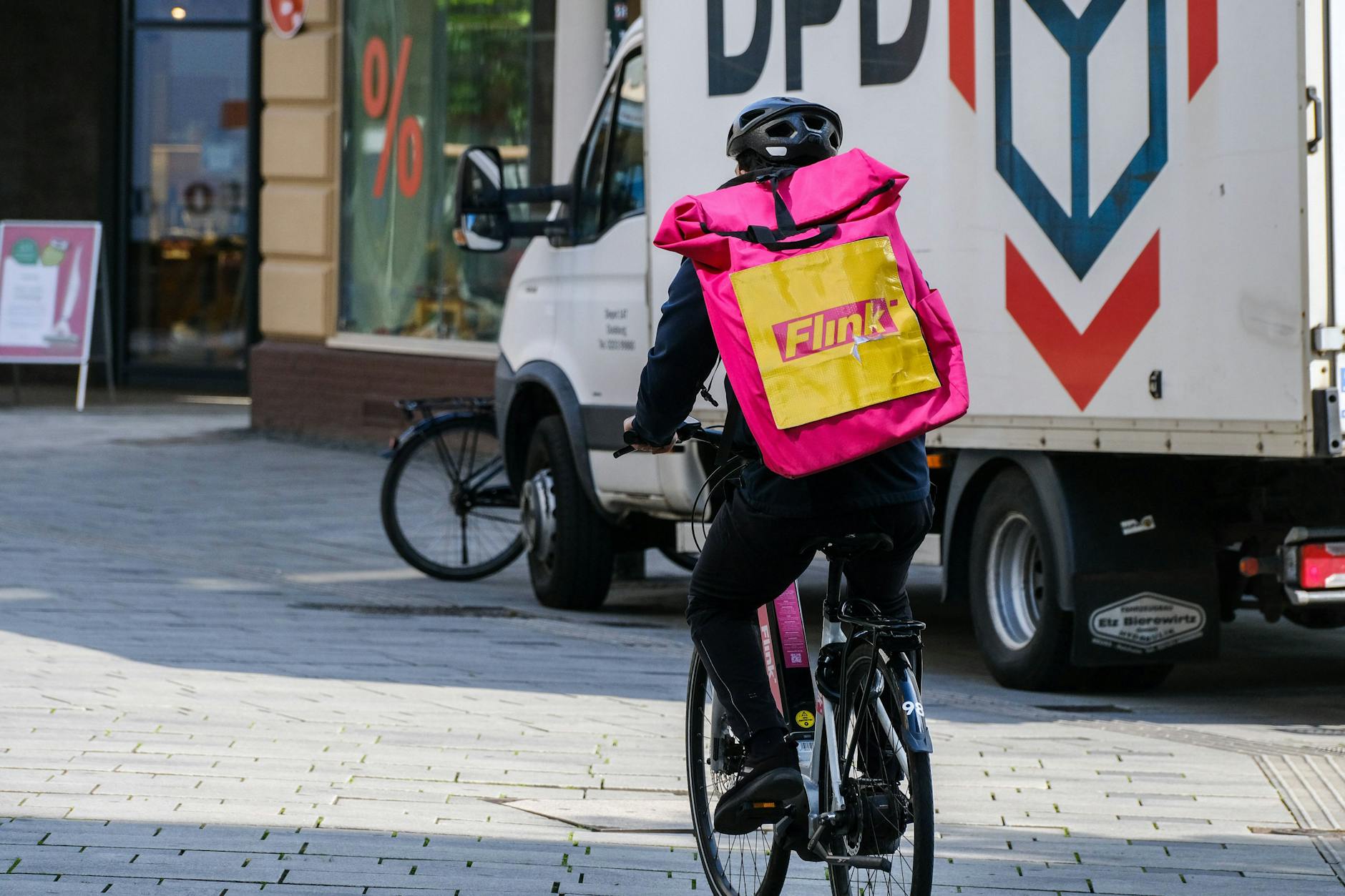 Ein Flink-Bote unterwegs.