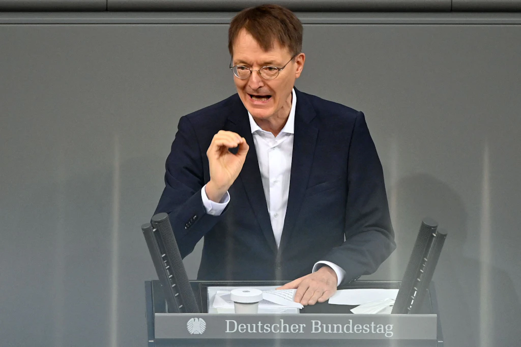 Lauterbach zur Impfpflicht: „Verhängung von Bußgeldern ist unvermeidbar“