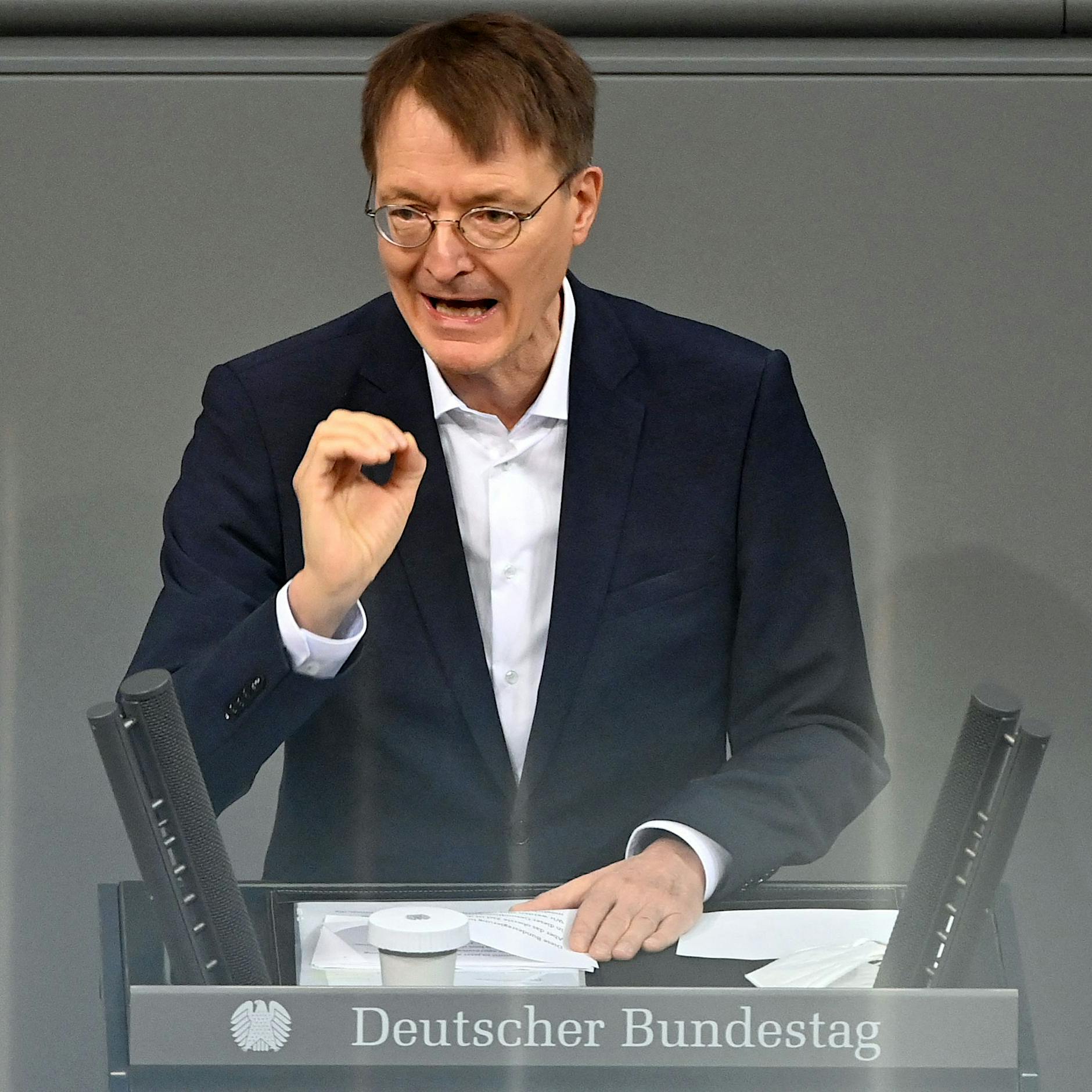 Lauterbach zur Impfpflicht: „Verhängung von Bußgeldern ist unvermeidbar“