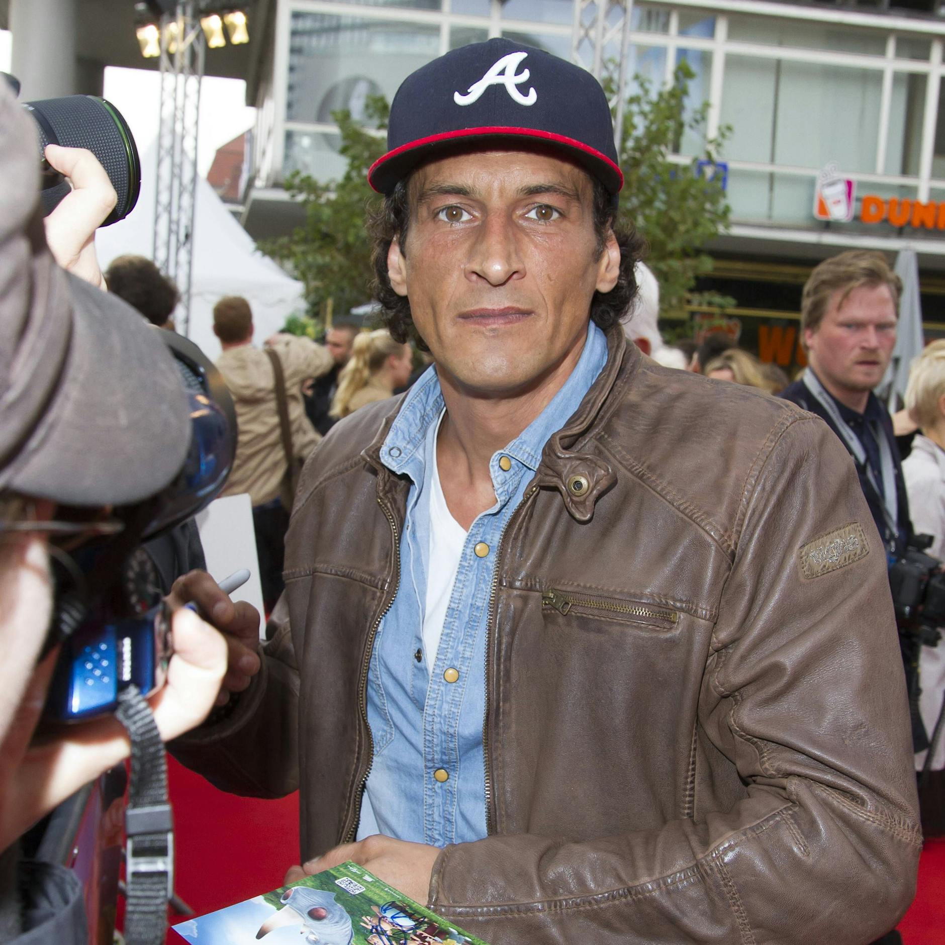 Nach Tod von Mirco Nontschew: So emotional nehmen die „LOL“-Kollegen Abschied – Verwirrung um die Obduktionsergebnisse