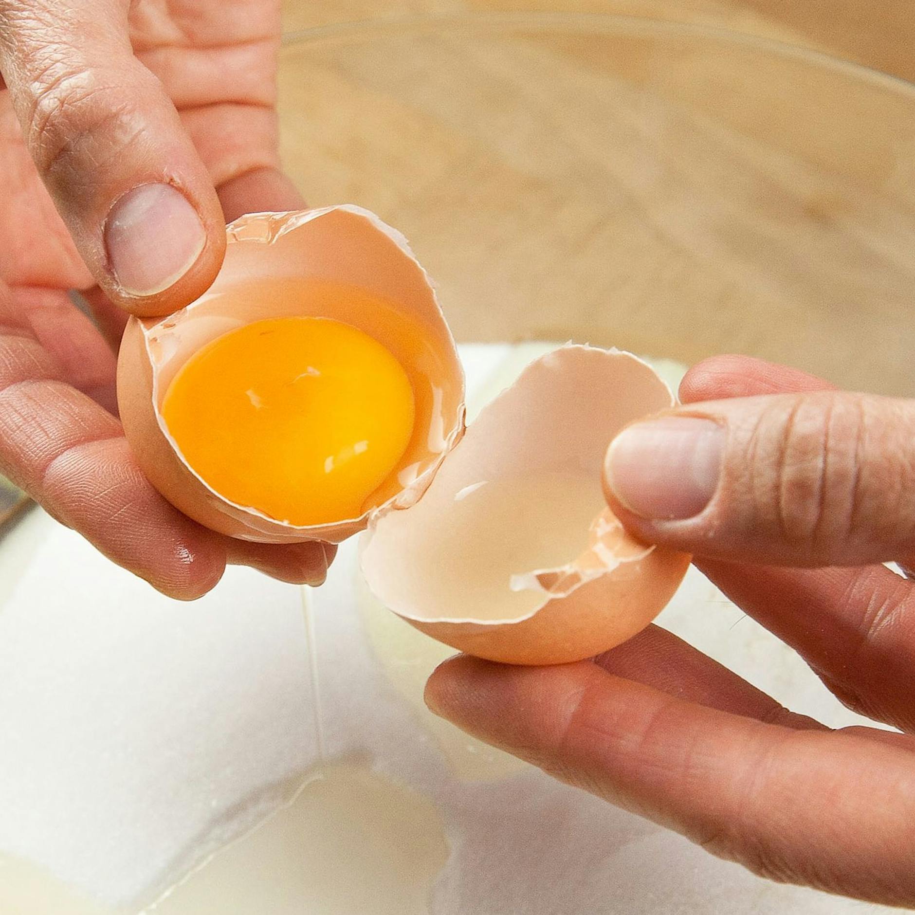 Brauner Fleck im Eigelb: Ist das ein Küken-Embryo? Und elf weitere kuriose Fakten zum Ei