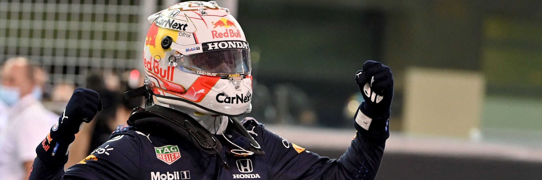 Max Verstappen feiert seine Pole beim finalen Rennen in Abu Dhabi