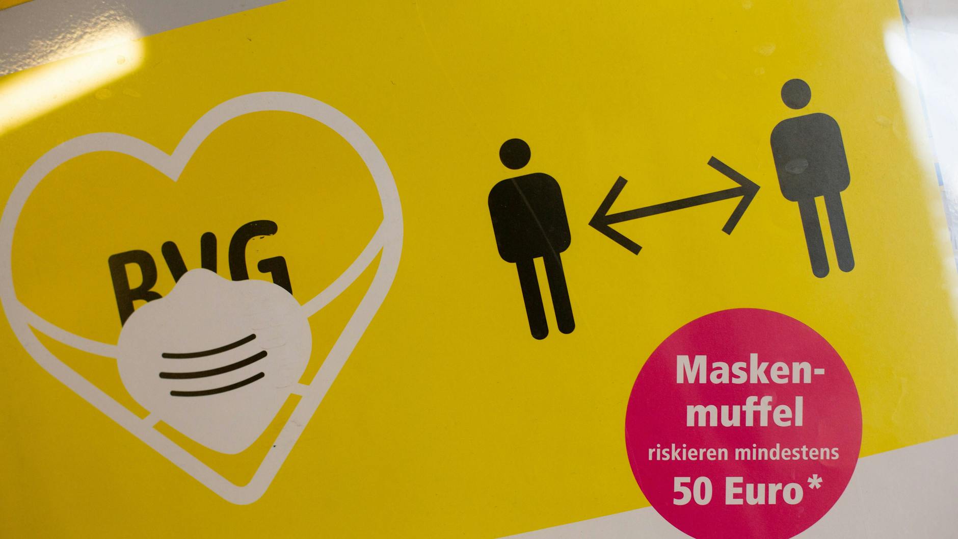 Maskenmuuffel müssen schon länger mit Geldstrafen rechnen, wenn sie von BVG-Kontrolleuren erwischt werden.