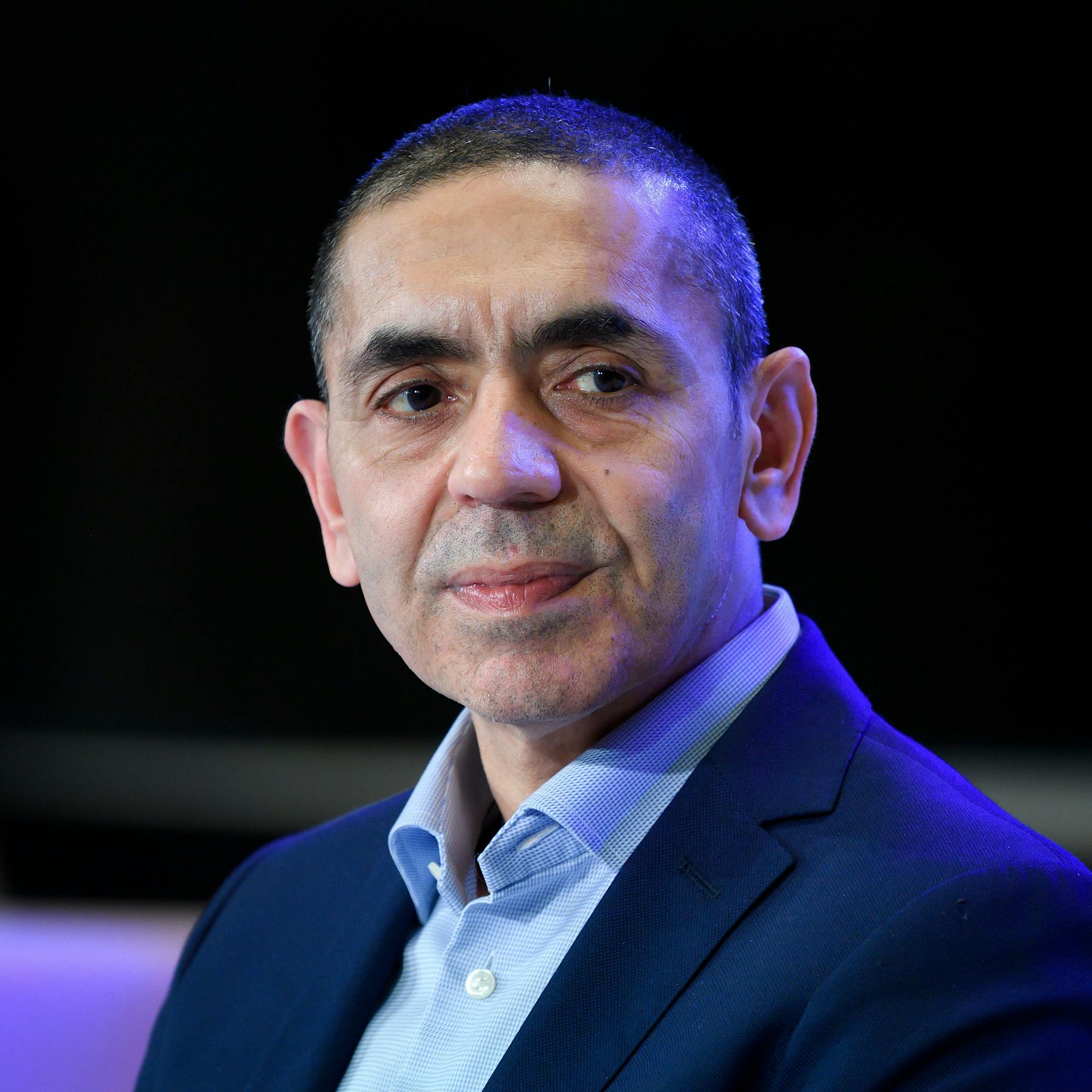 Biontech-Gründer Ugur Sahin erzählt traurige Geschichte seines Freundes: Deshalb zeigt er jetzt das Foto seiner Impfung!