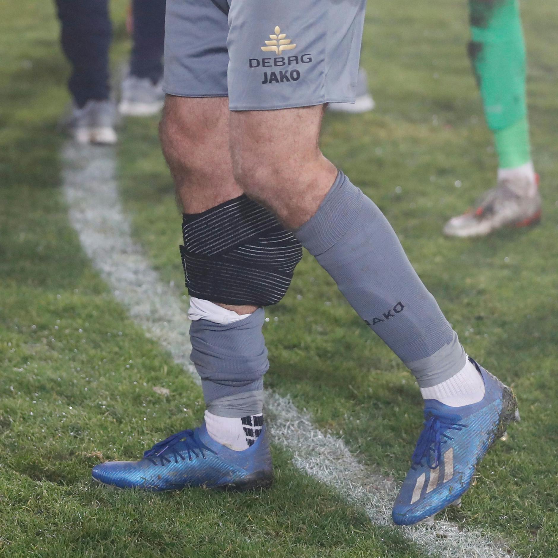 Wade hadde du denn da? Dynamos Torjäger Christian Beck humpelte in Cottbus dick bandagiert vom Platz.