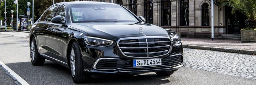 Unter der Motorhaube ist ein 612 PS starker V12-Motor.