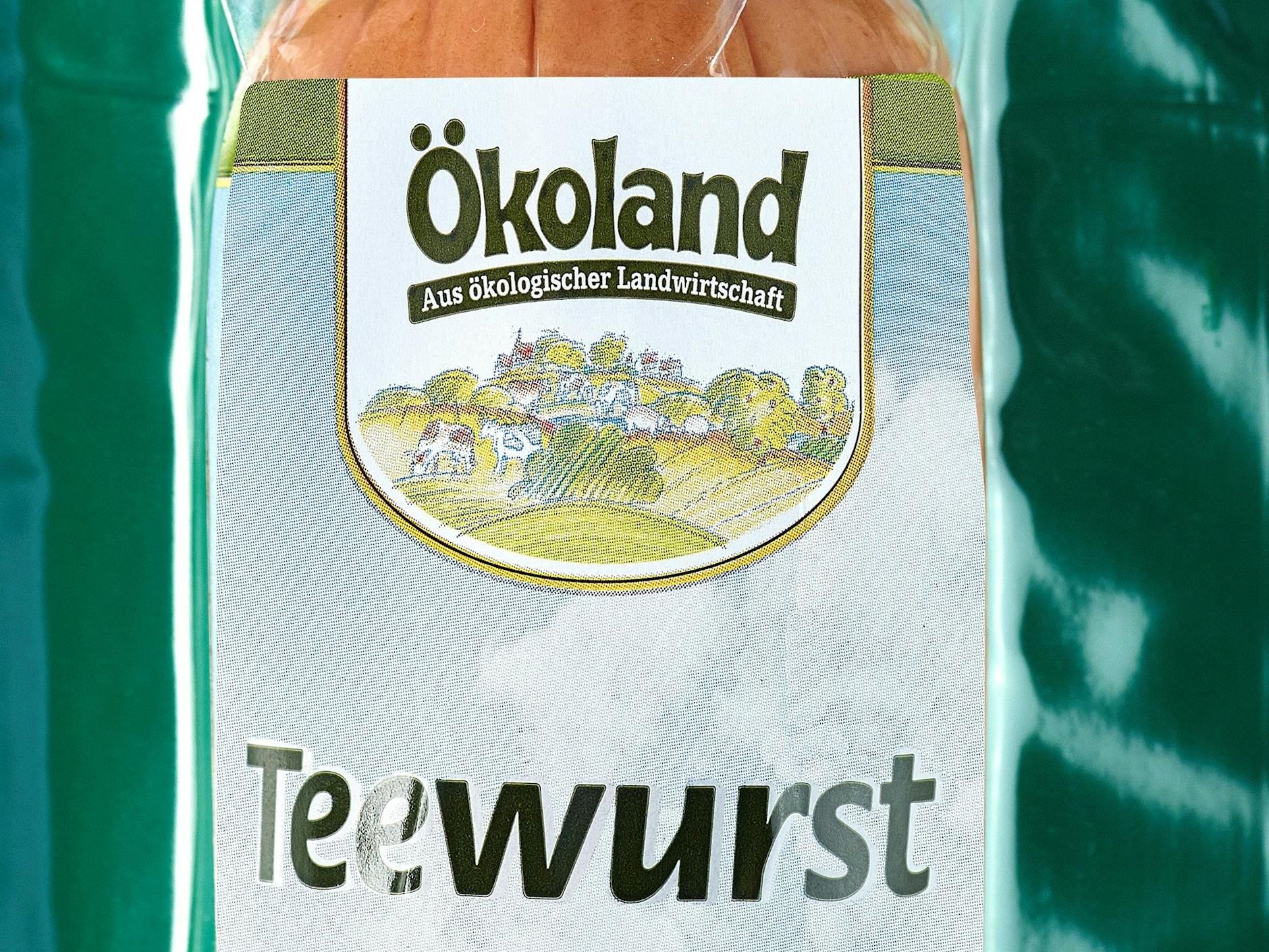 Die Ökoland-Teewurst mit der Chargennummer 30132 wird zurückgerufen (Symbolbild).