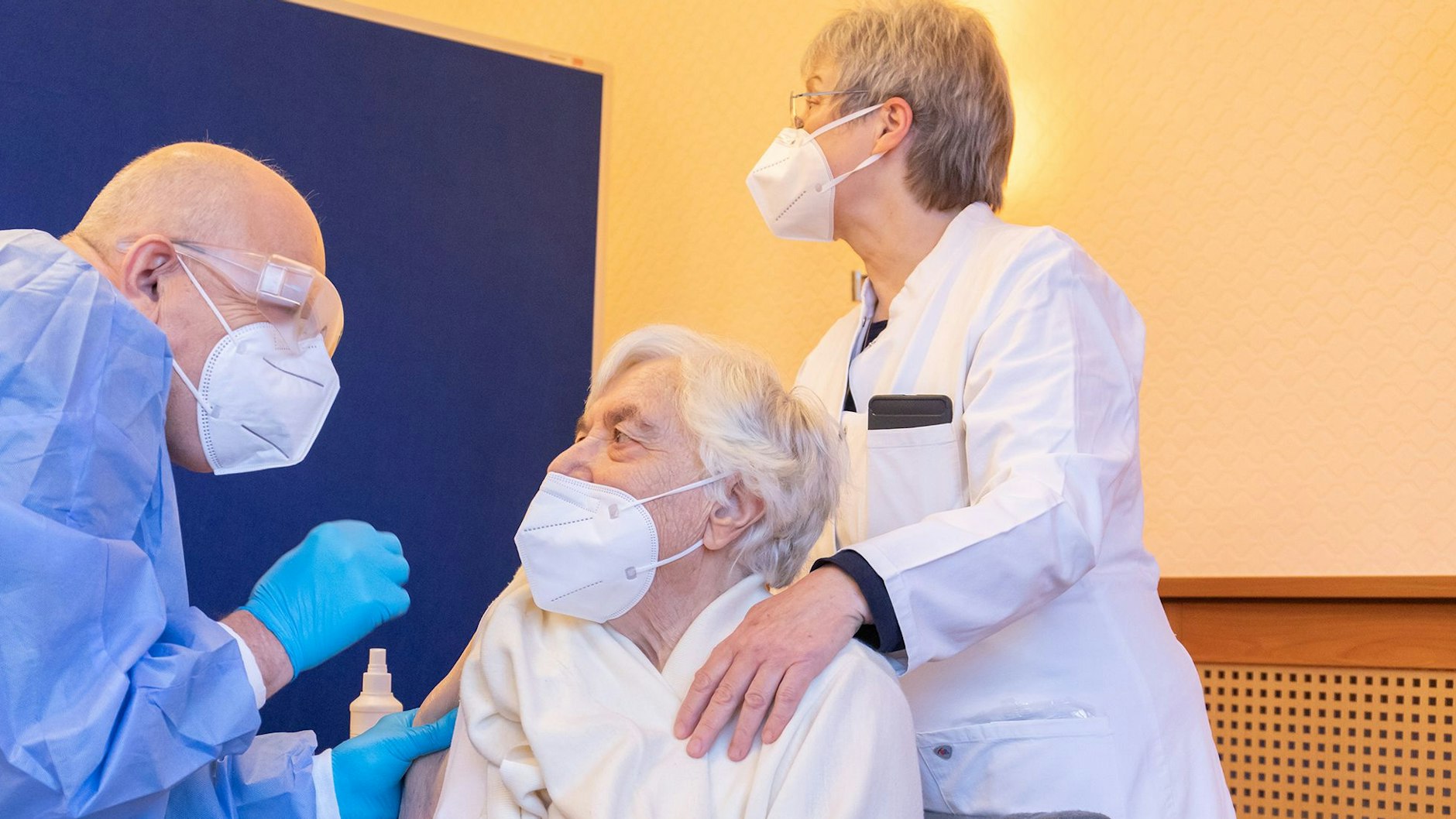 Der Impfstart gegen Corona in Berlin: Für Maria Rombach war der 27. Dezember 2020 einer der wichtigsten Tage in ihrem Leben.