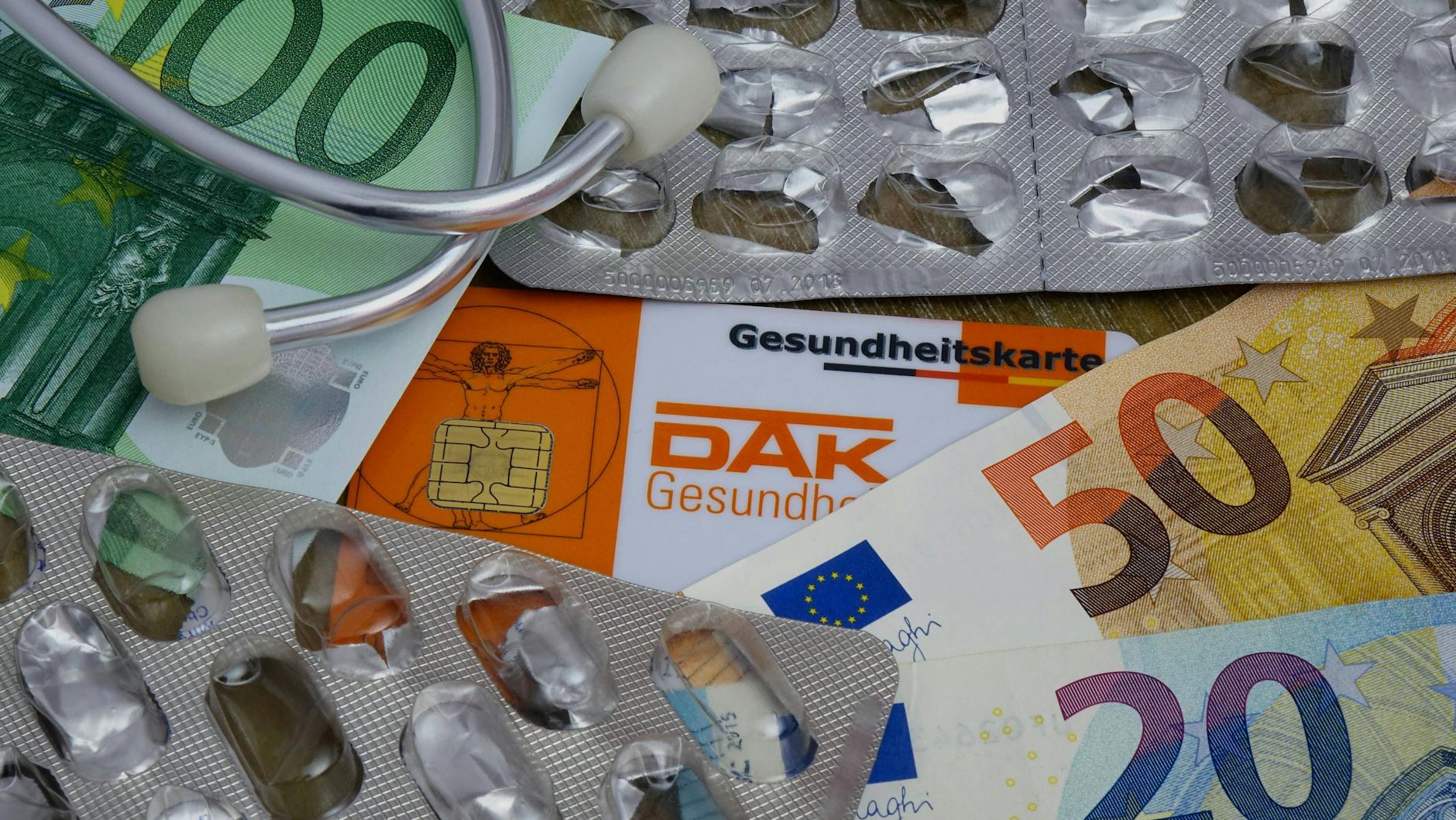 Die DAK-Gesundheit hat 2020 weniger Behandlungen wegen Suchtmittelmissbrauchs gezahlt (Symbolbild).