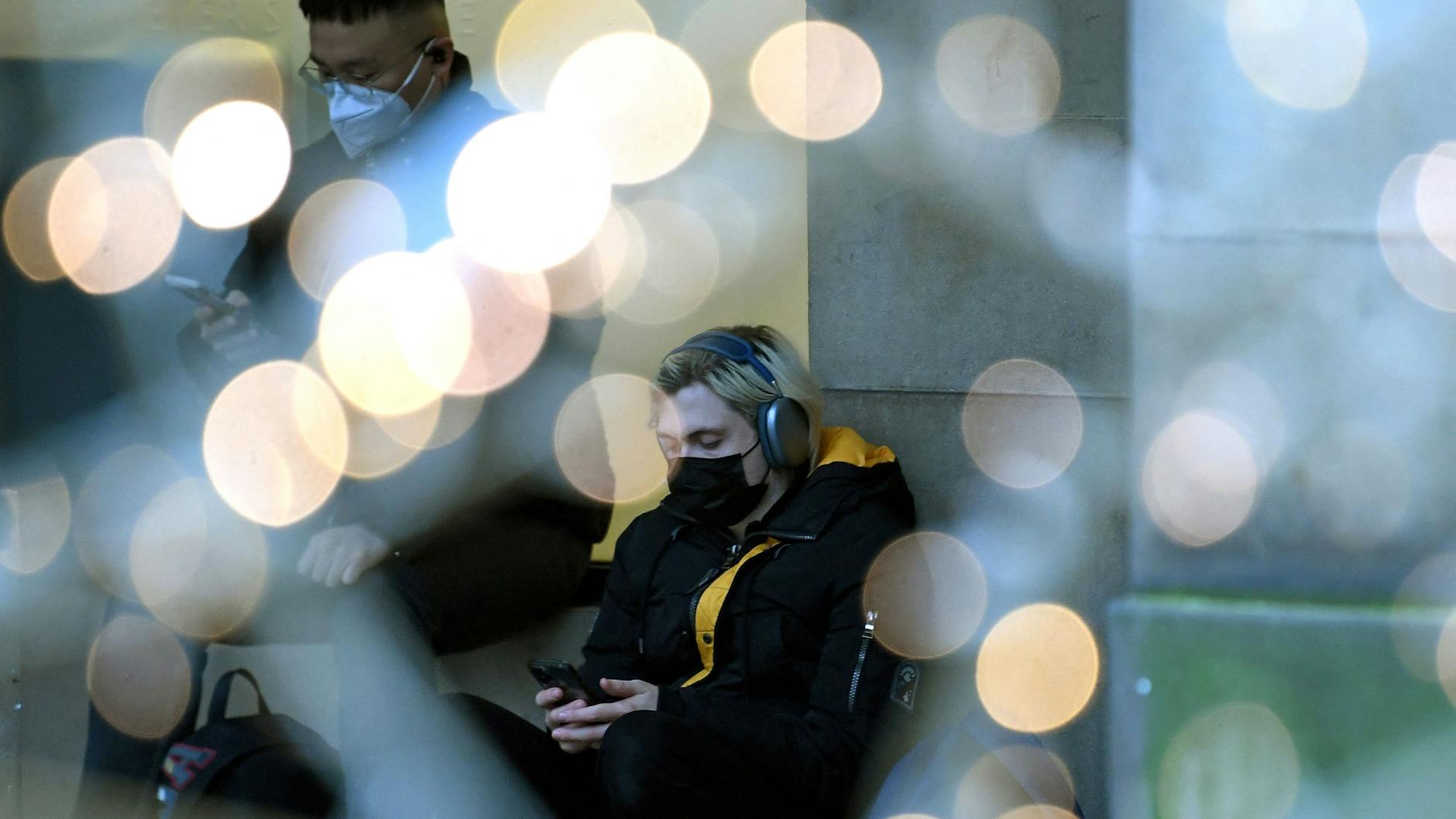 Wer geboostert ist, muss bei 2G plus keinen zusätzlichen Test vorweisen - außer in medizinischen und pflegerischen Einrichtungen. 