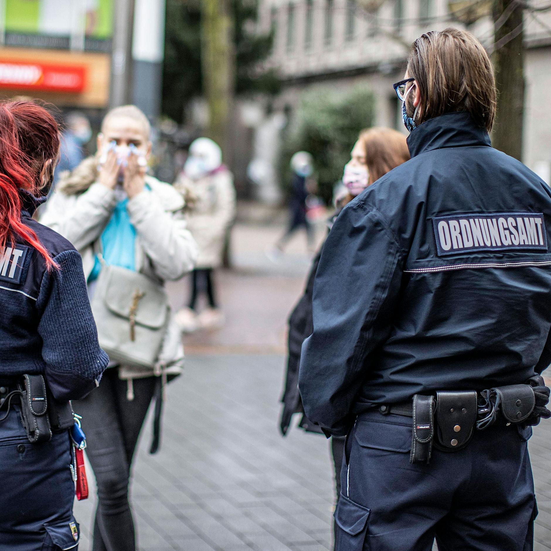 Keine Impfnachweise vorgezeigt: Wirt lässt Ordnungsamt-Mitarbeiter nicht hinein