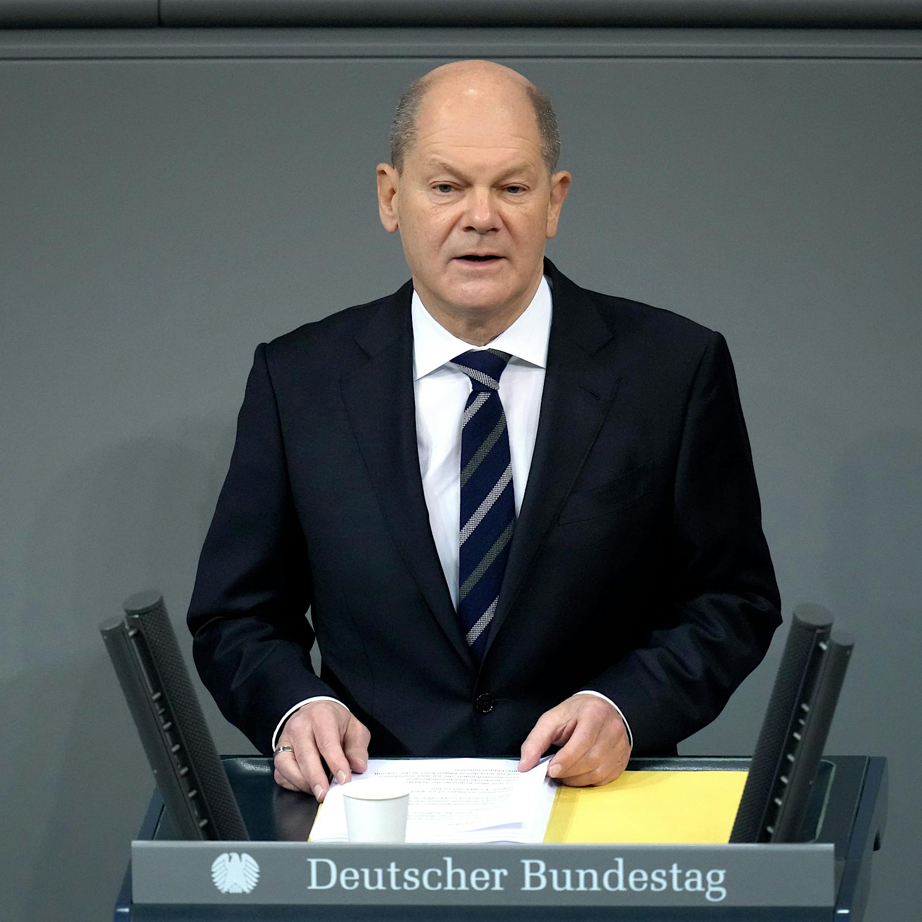 Regierungserklärung von Scholz: Höherer Mindestlohn soll zeitnah kommen