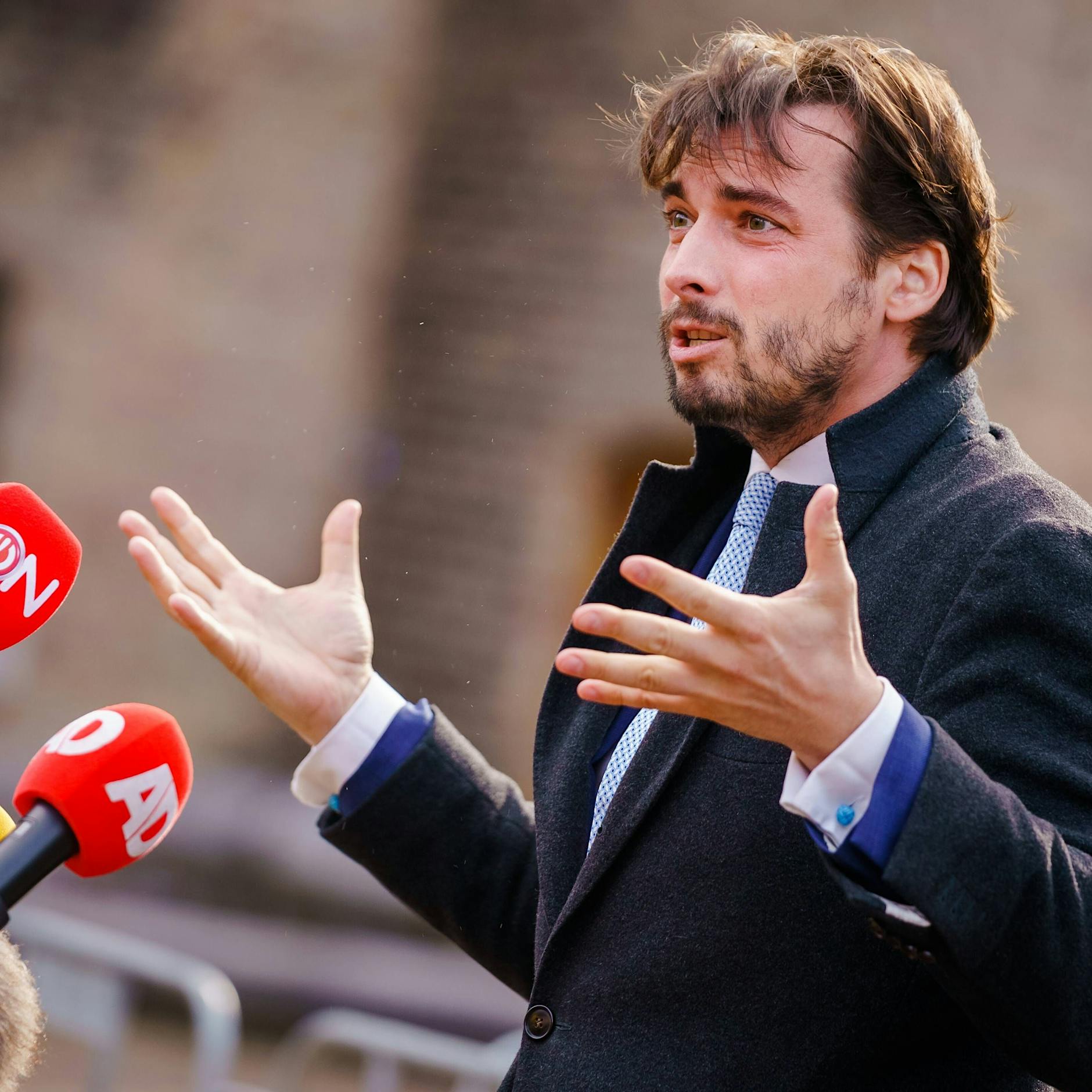 Gericht untersagt niederländischem Politiker Baudet Vergleich zwischen Holocaust und Corona-Regeln