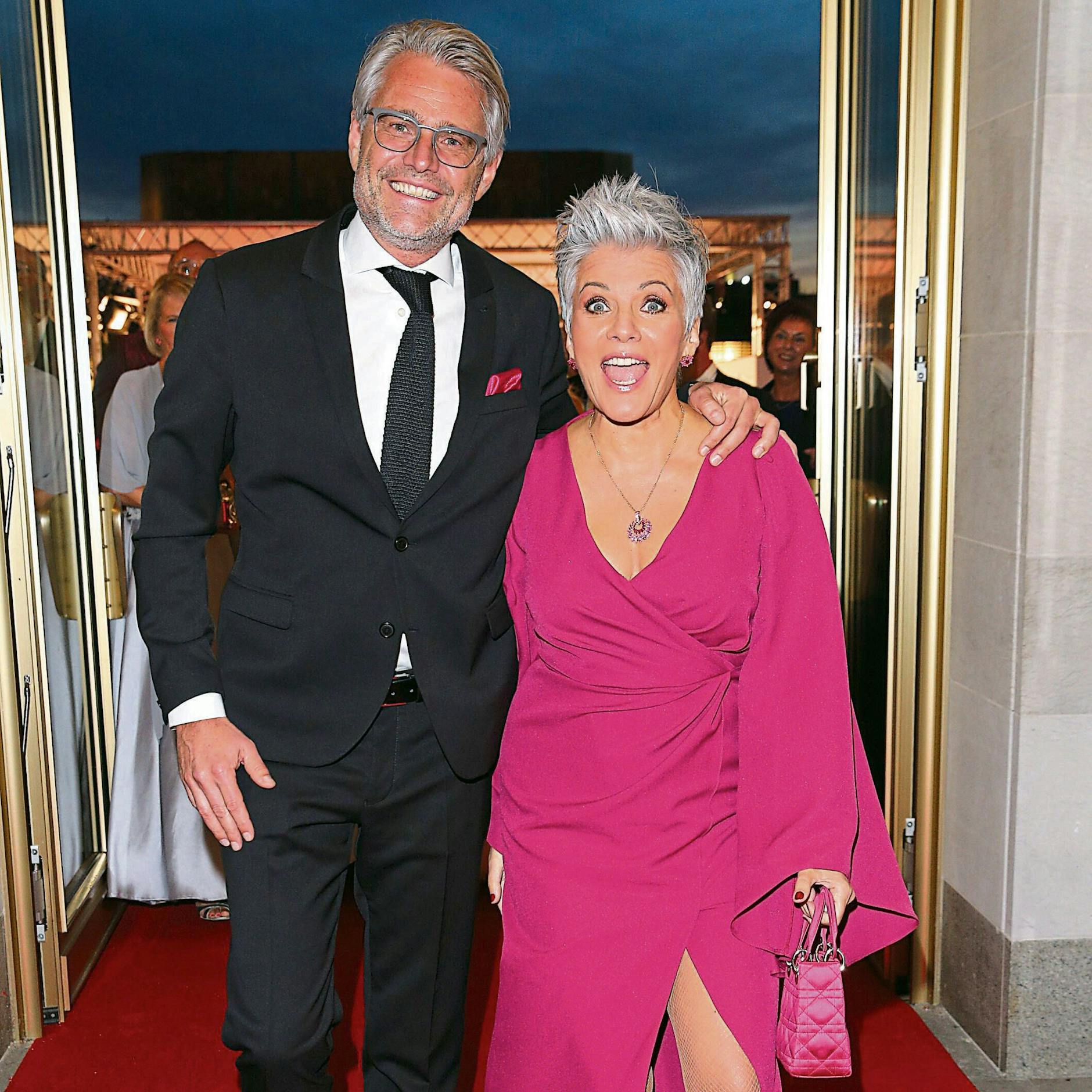 Birgit Schrowange mit ihrem Verlobten Frank Spothelfer beim Leipziger Opernball